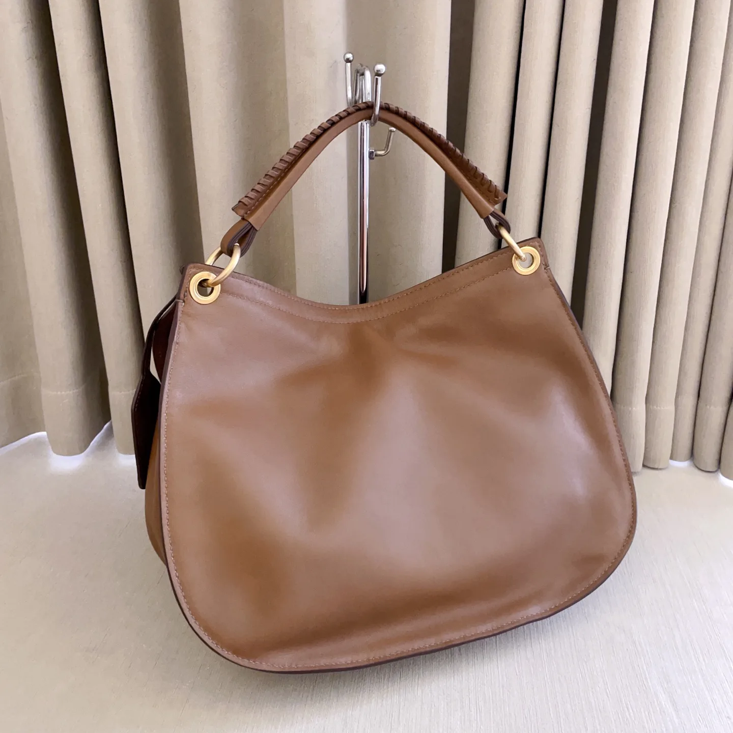 Классические Сумки Женские Miu Miu 18602480