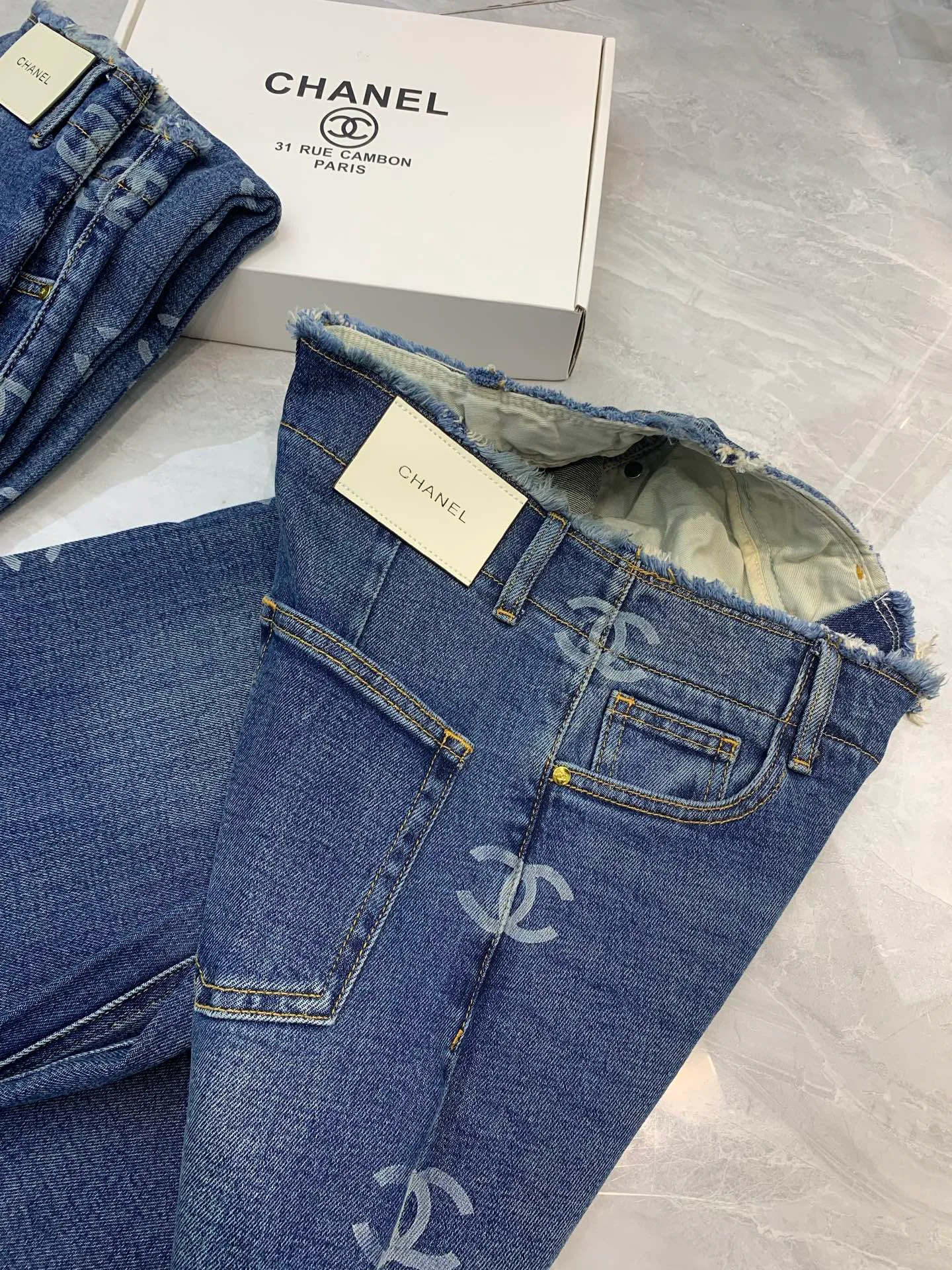 Women's Jeans CHANEL 18247052