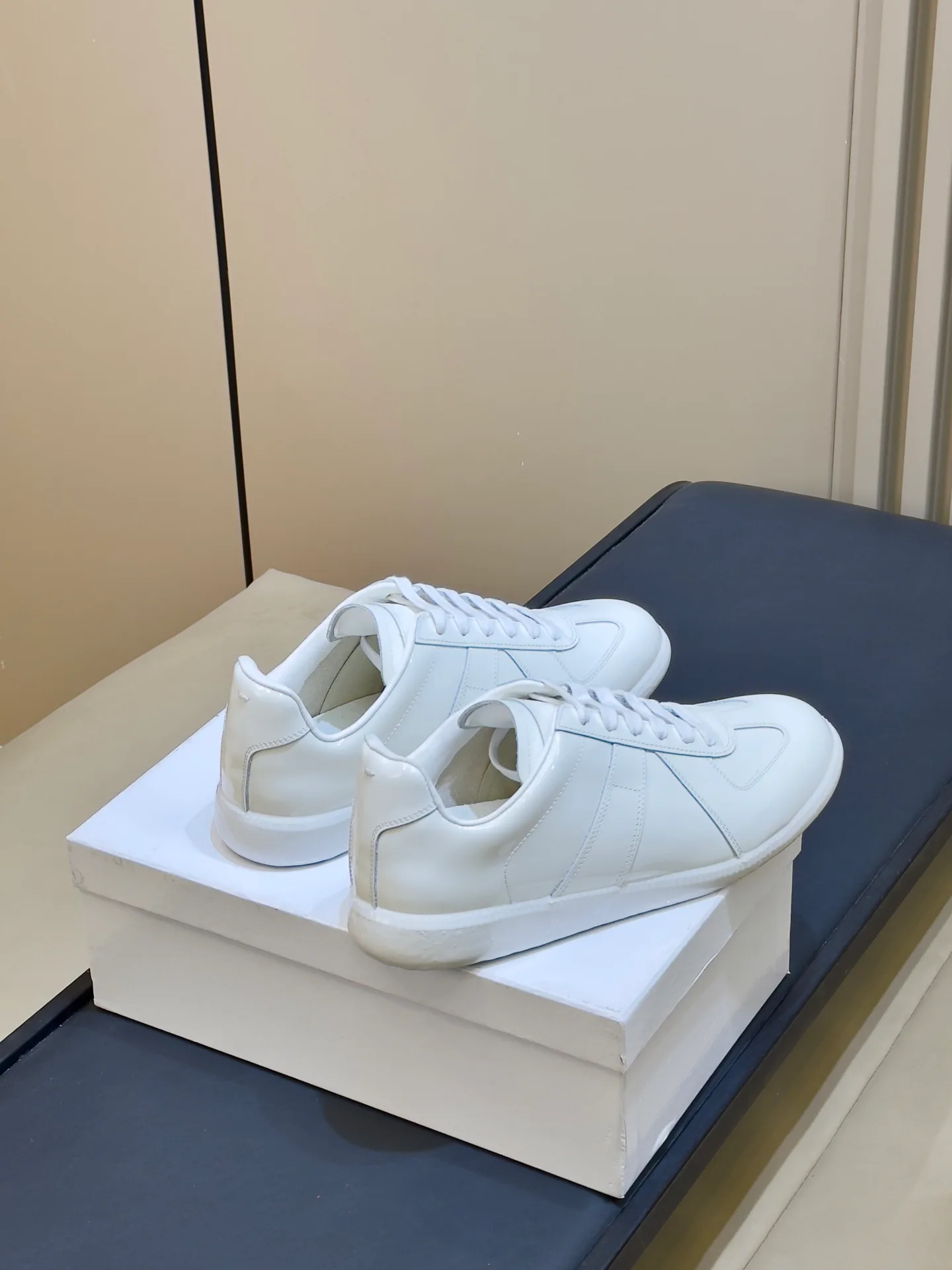 Women's Sneakers MAISON MARGIELA 18073435