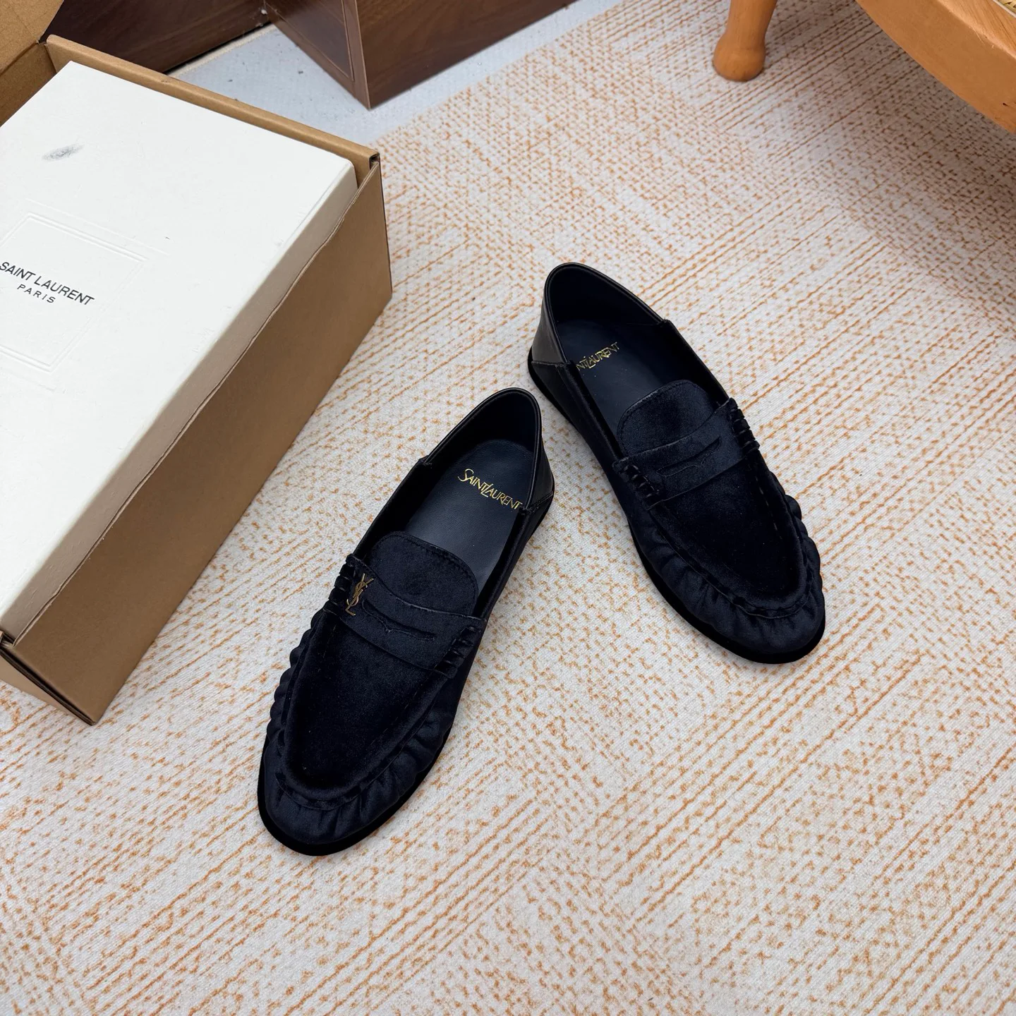 Women's Loafers And Moccasins SAINT LAURENT 18104188