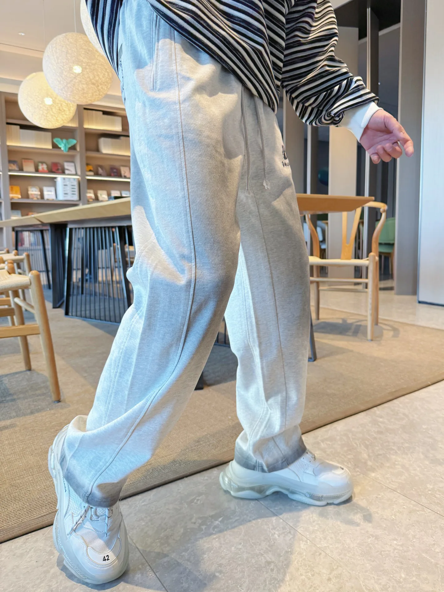 Men's Trousers BALENCIAGA 18345761