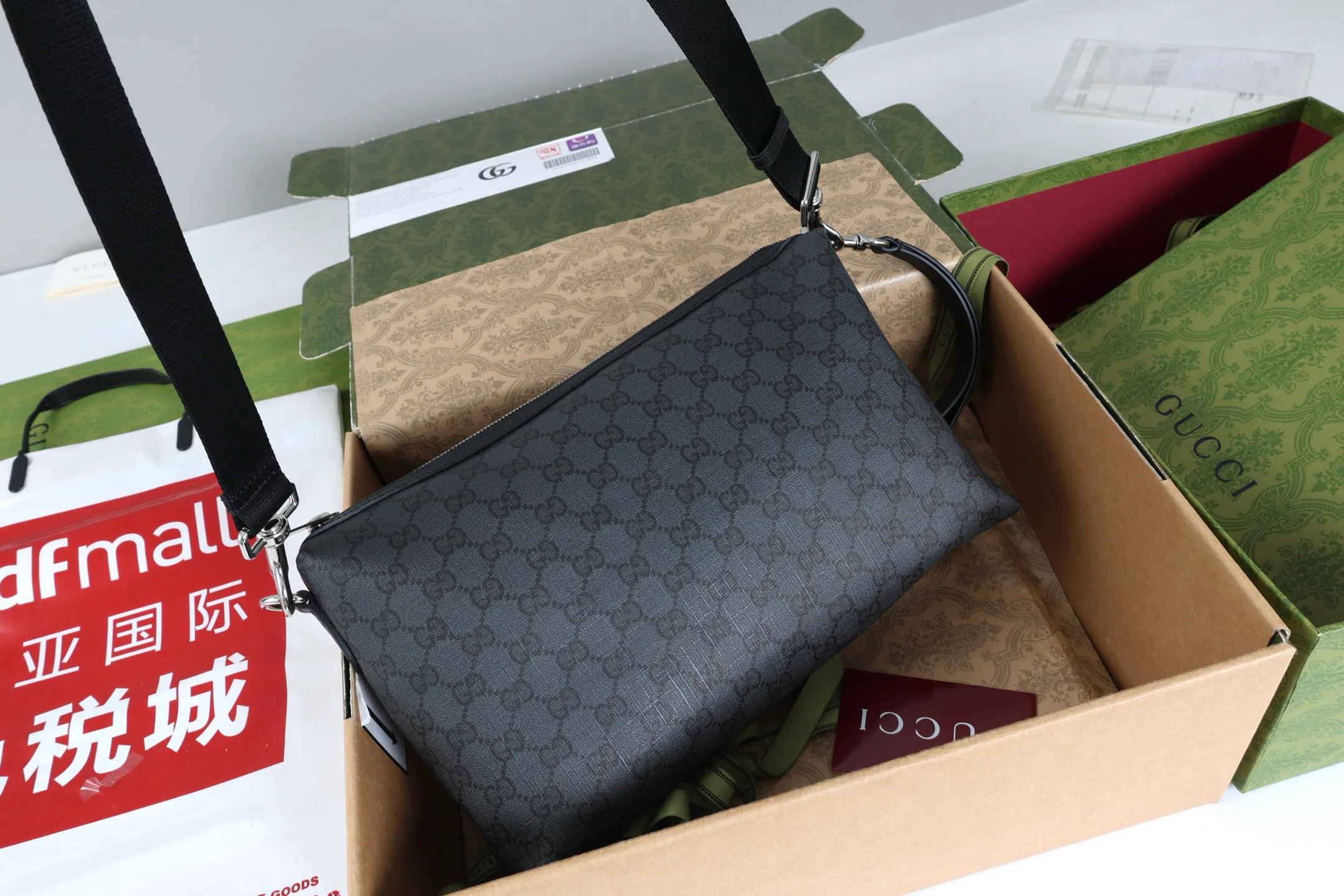 Women's Shoulder Bags GUCCI 18250596