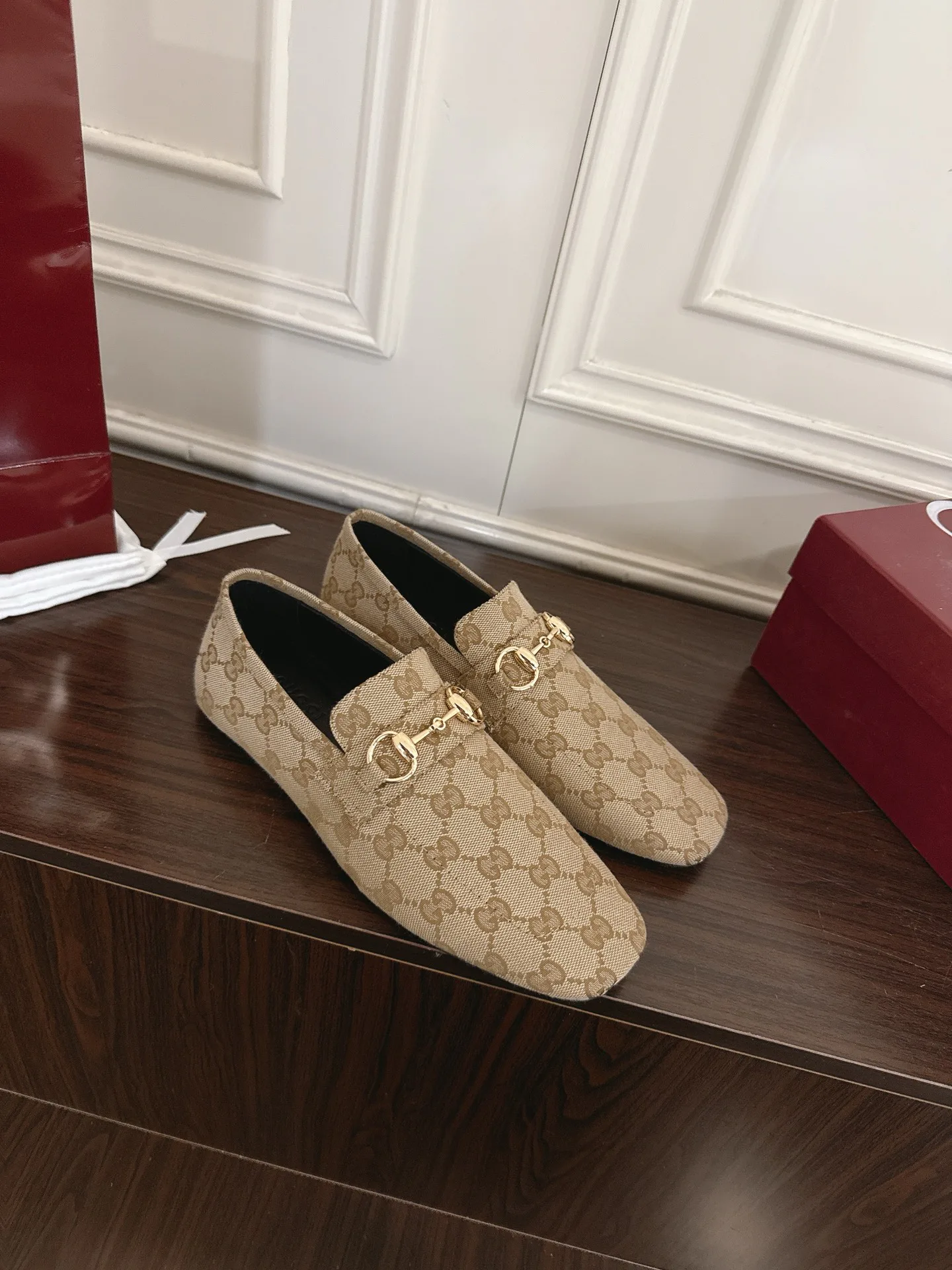 Women's Loafers And Moccasins GUCCI 17956770