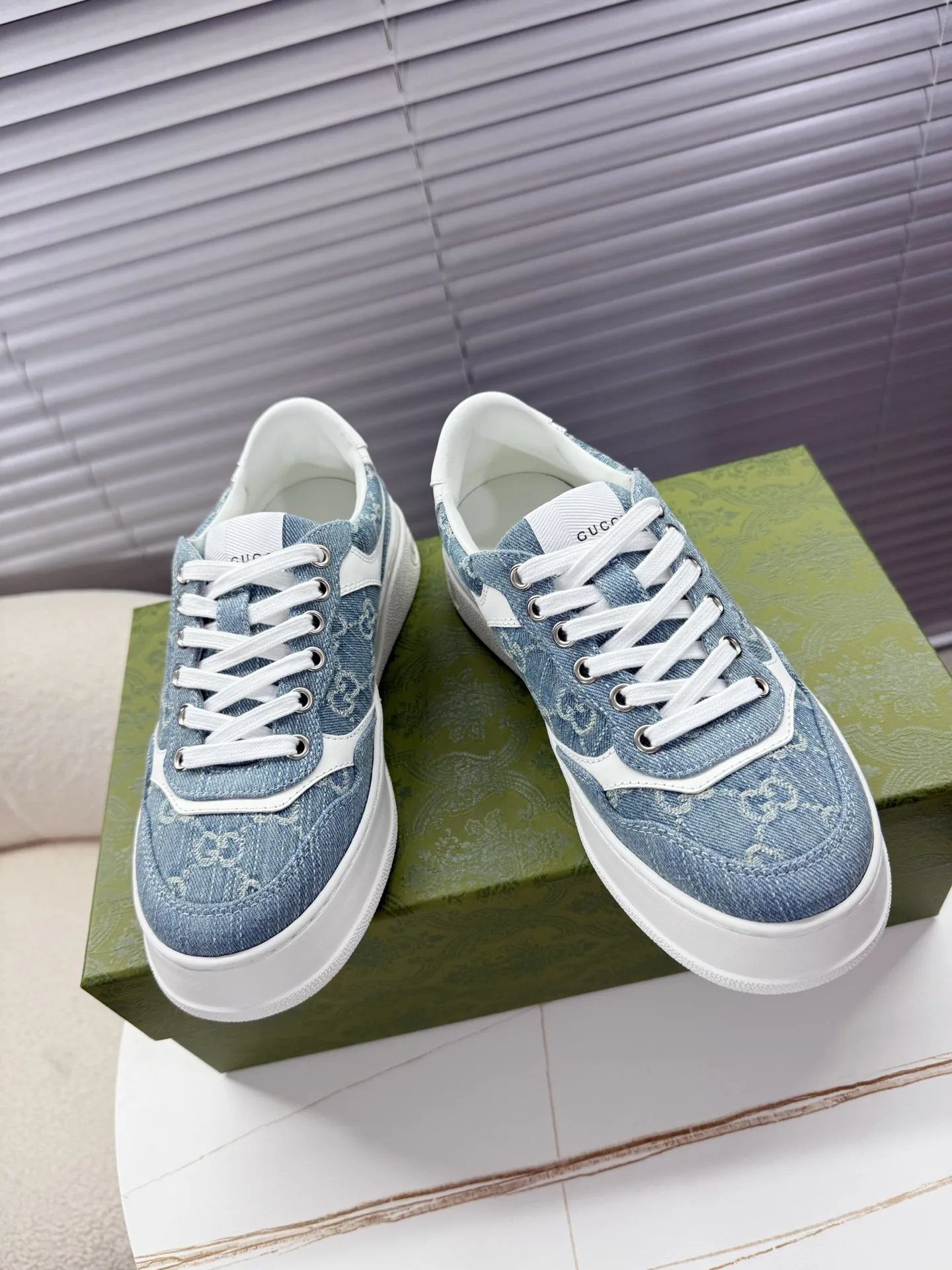 Women's Sneakers GUCCI 18011353