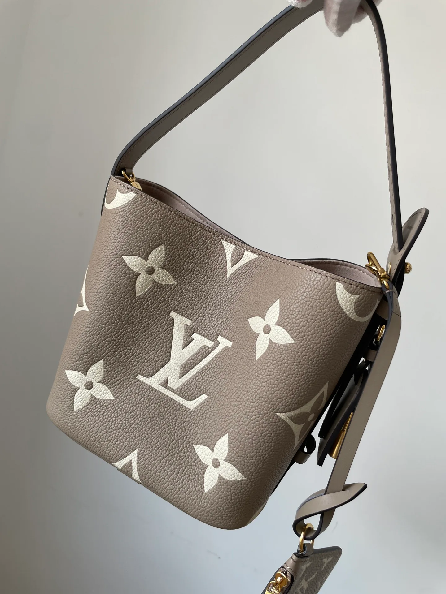 Women's Classic Handbags LOUIS VUITTON 18376554