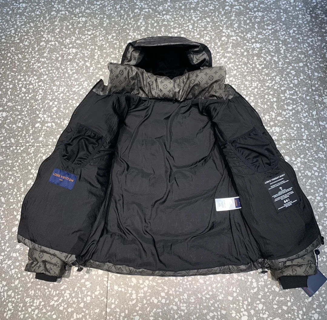 Women's Jackets And Down Jackets LOUIS VUITTON 17799766