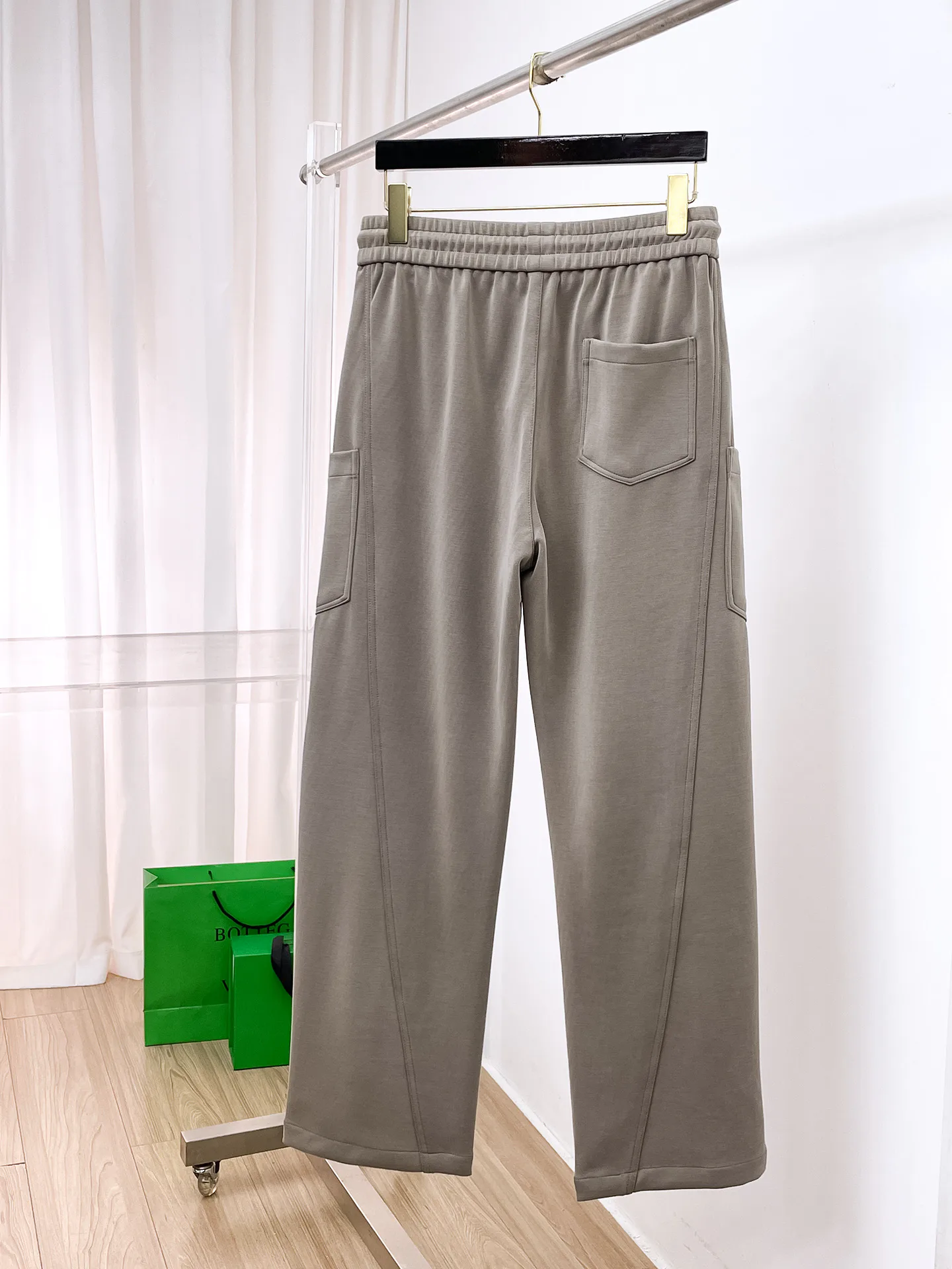 Men's Trousers LOUIS VUITTON 18399350