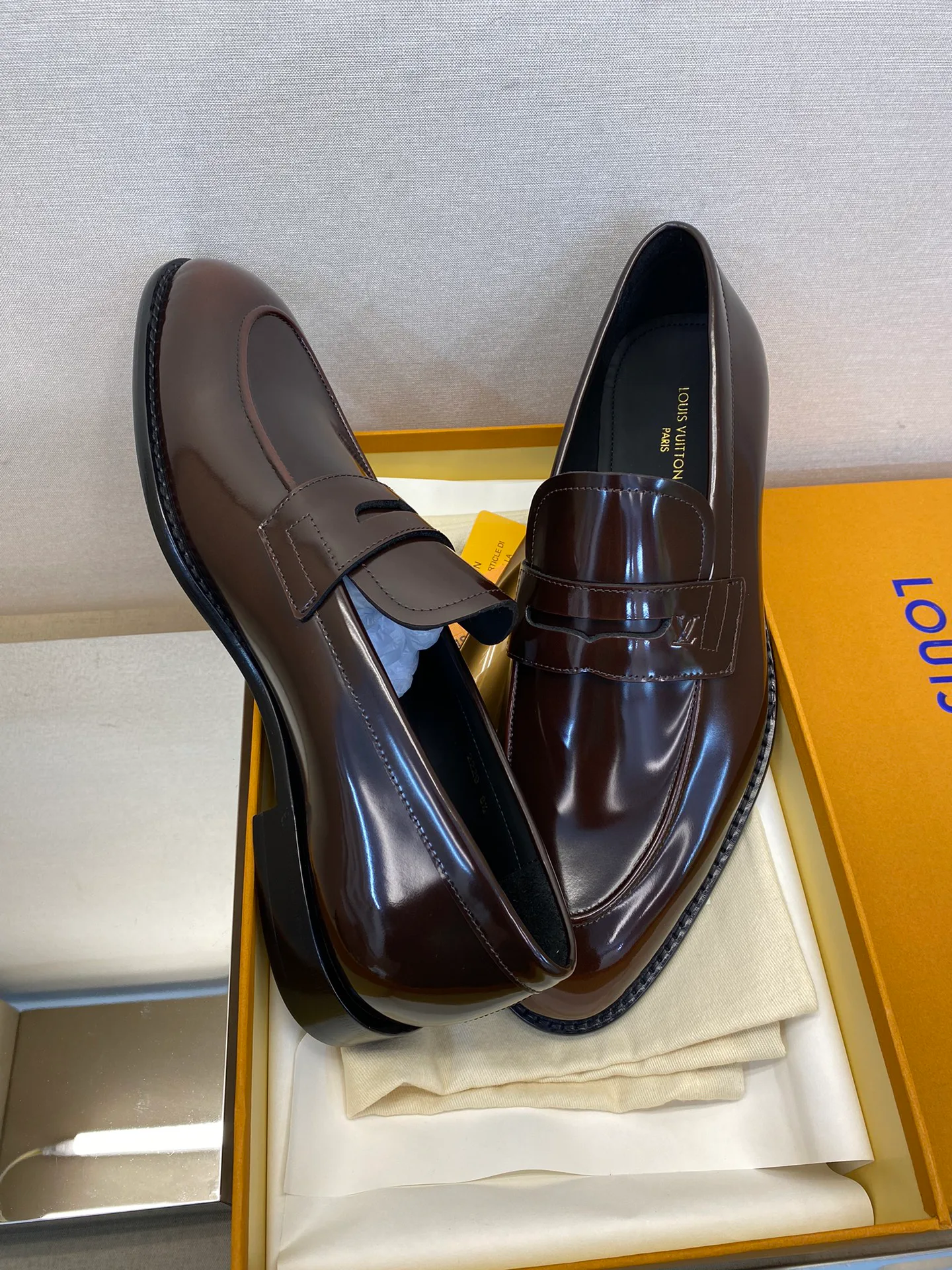 Men's Loafers And Dress Shoes LOUIS VUITTON 18079173