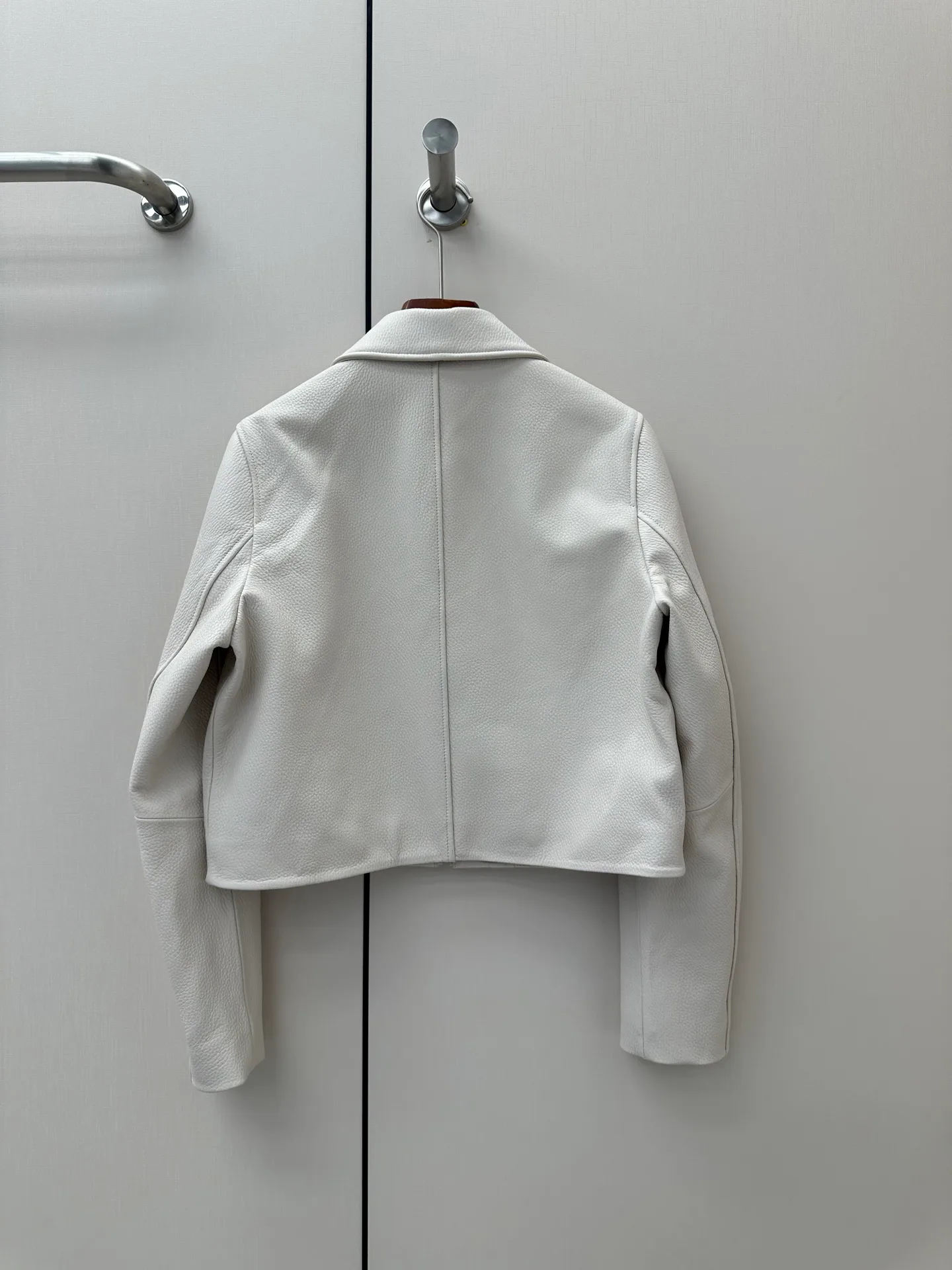Women's Leather Jackets And Sheepskin Coats HERMES 17500819