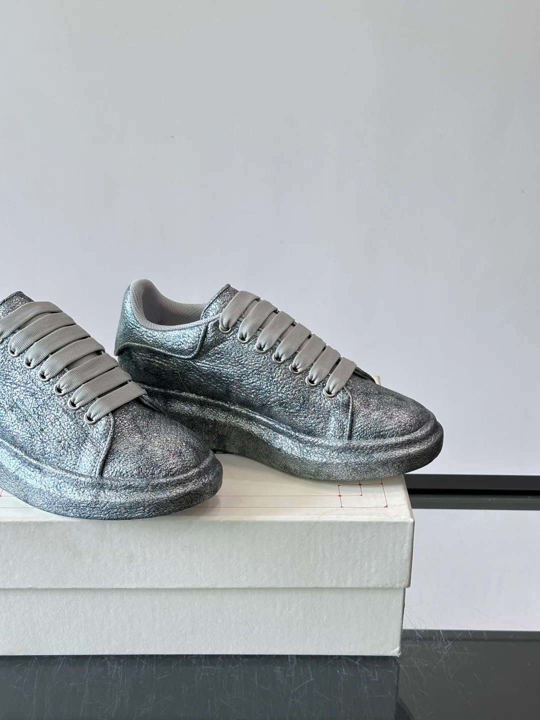 Women's Sneakers ALEXANDER MCQUEEN 17447542