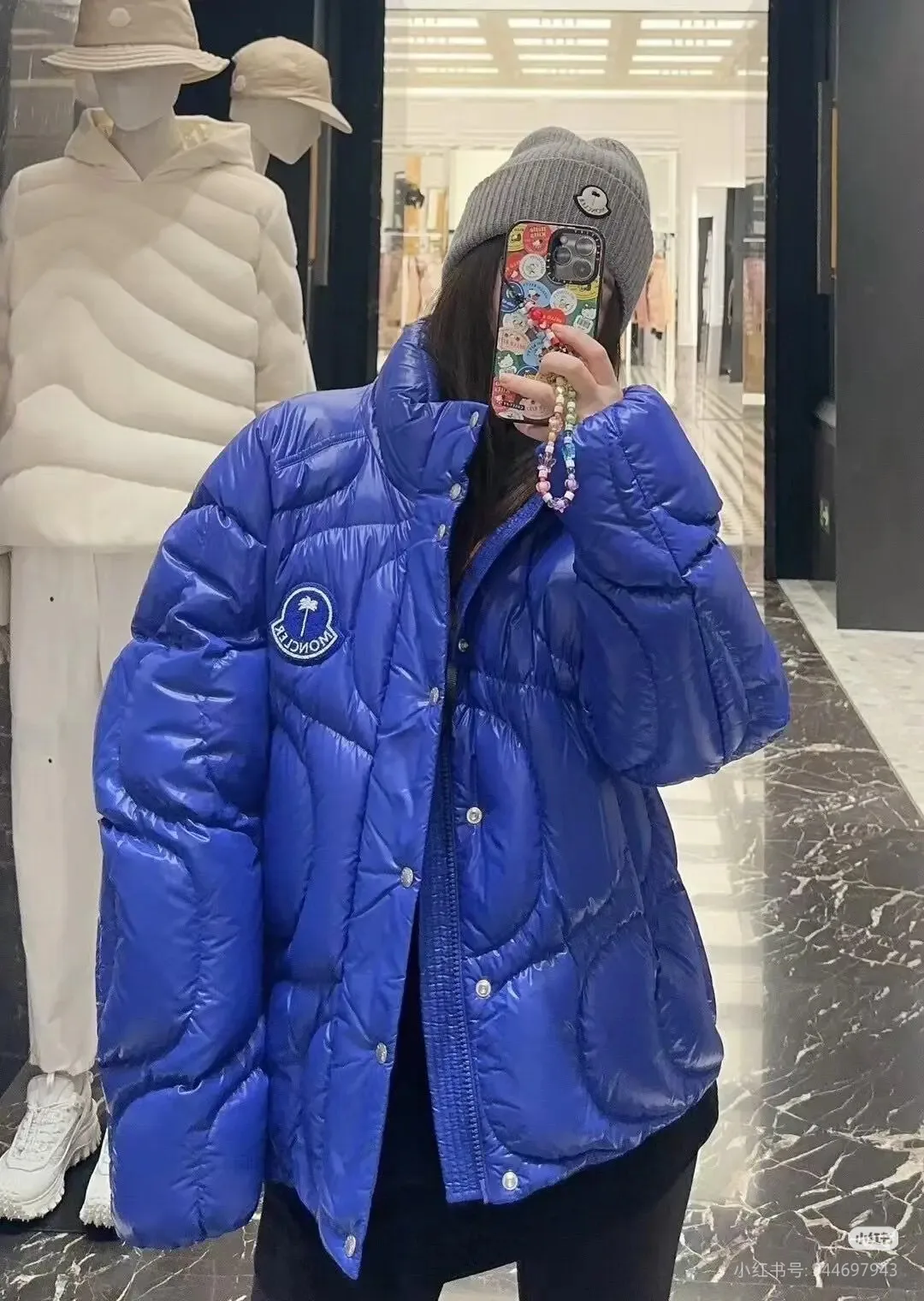 Women's Jackets And Down Jackets MONCLER 18044436