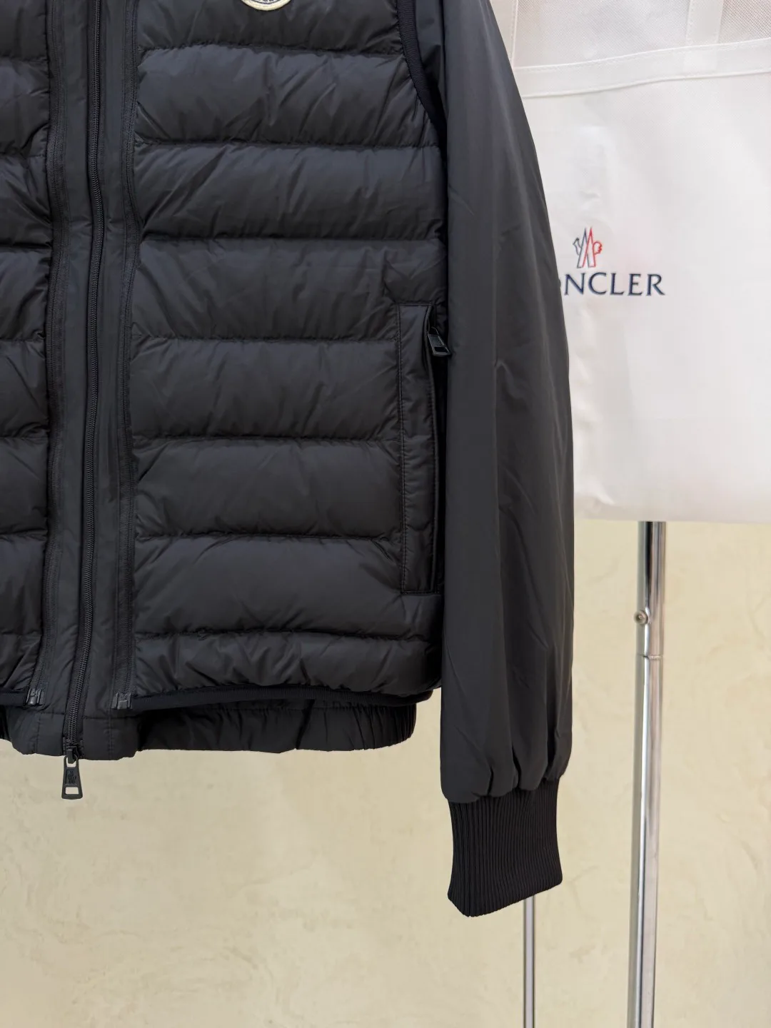 Men's Jackets And Down Jackets MONCLER 18507135