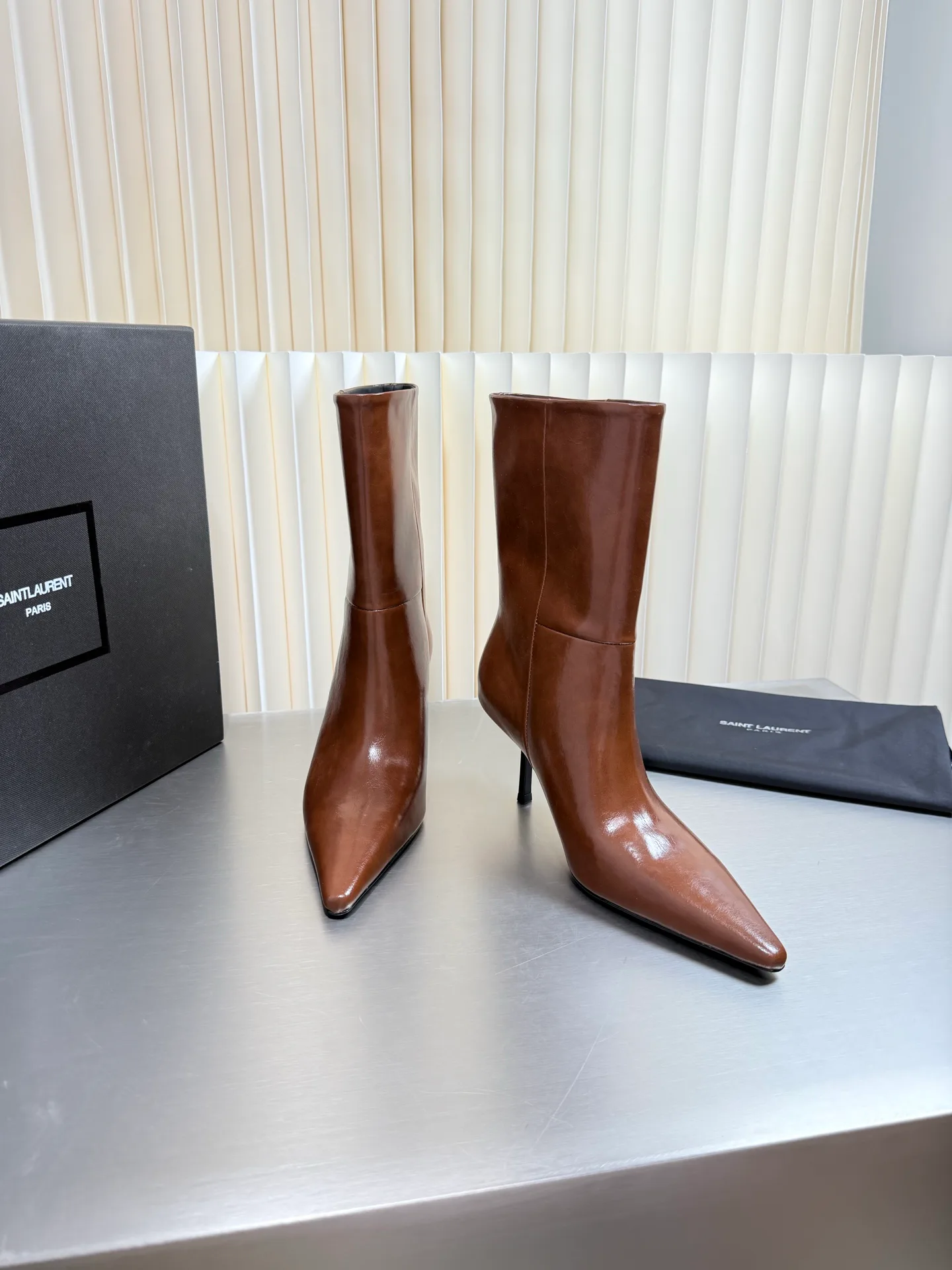 Women's Booties SAINT LAURENT 18083339