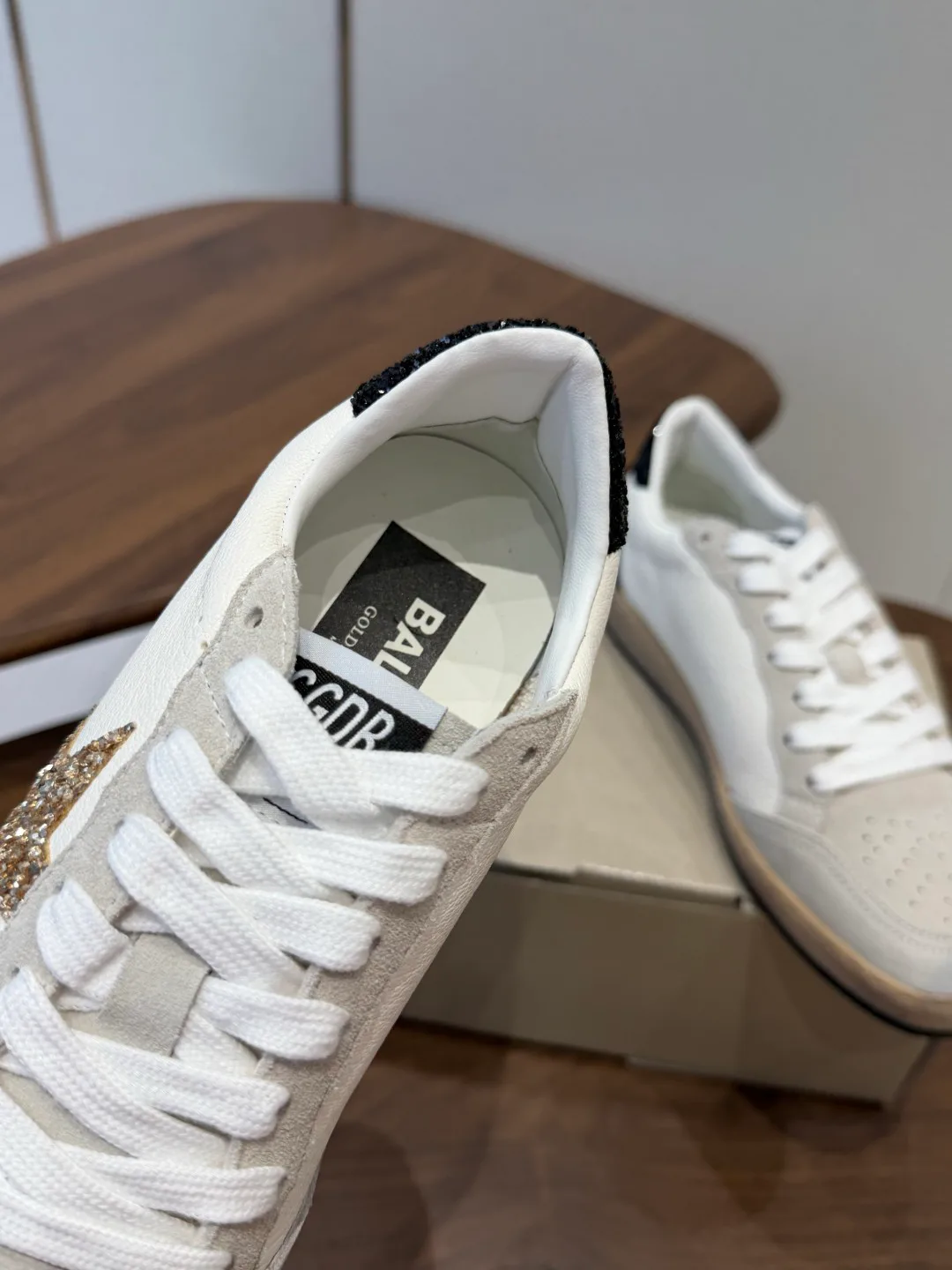 Women's Sneakers GOLDEN GOOSE 18357253