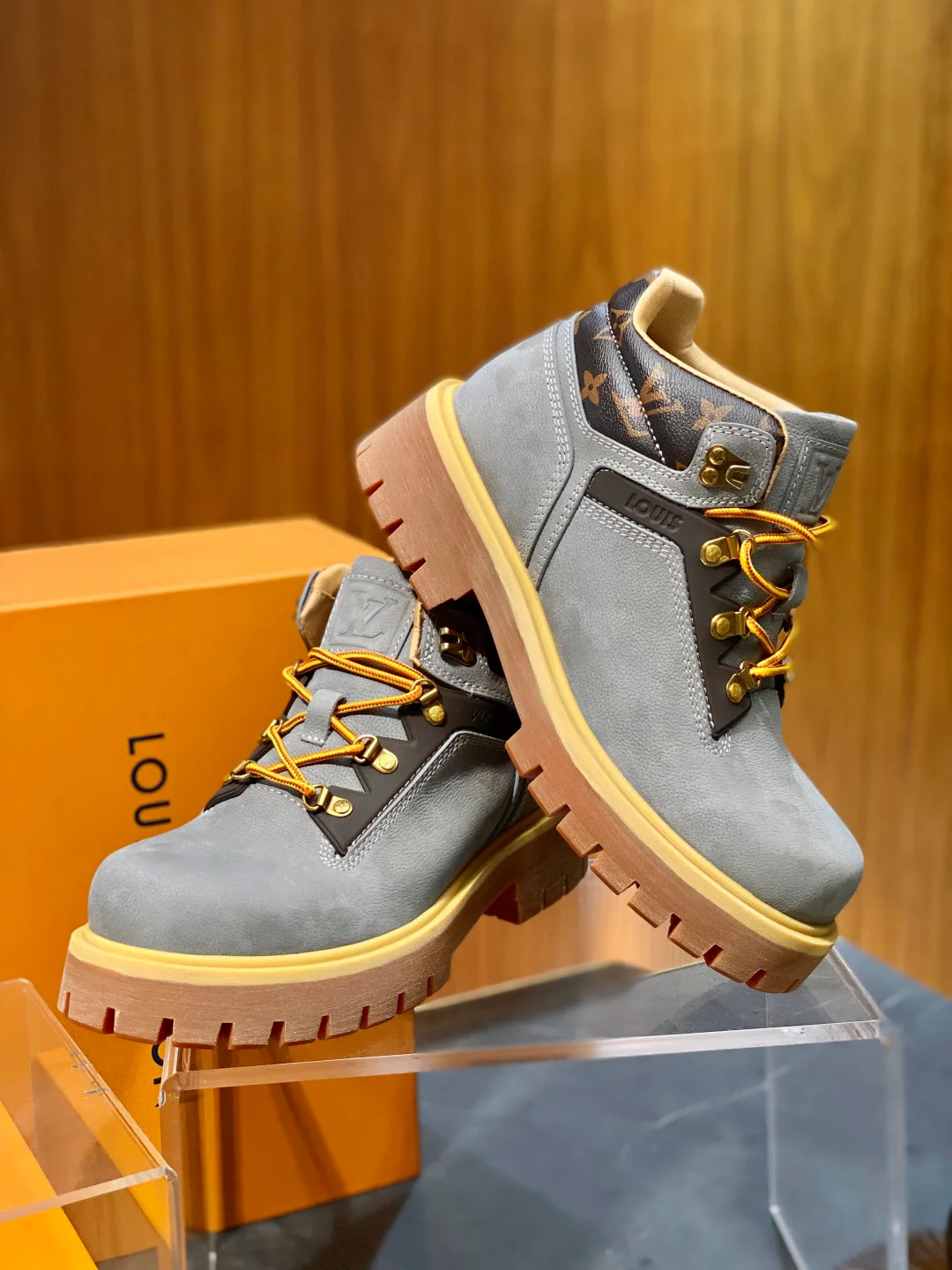 Men's Ankle Boots LOUIS VUITTON 18363480