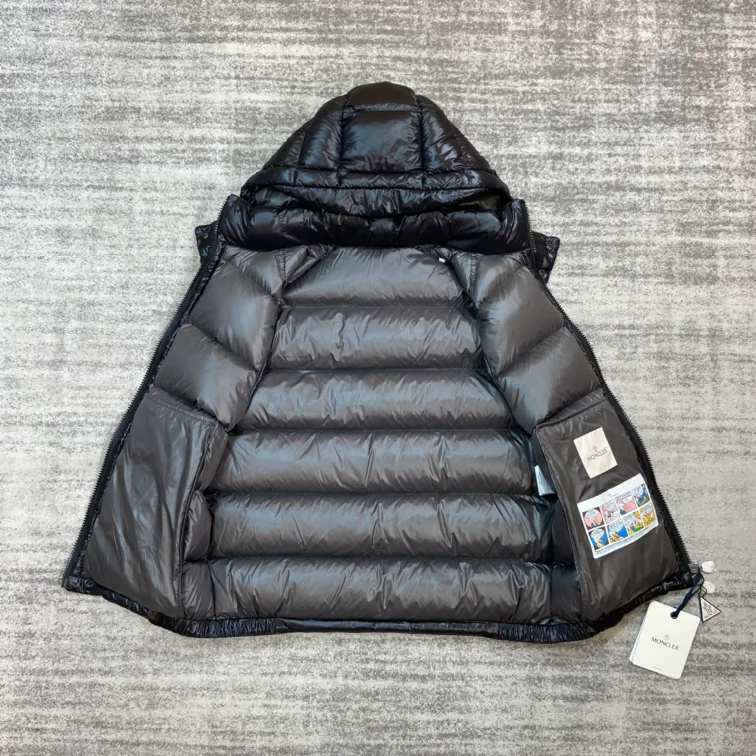 Women's Jackets And Down Jackets MONCLER 18134012