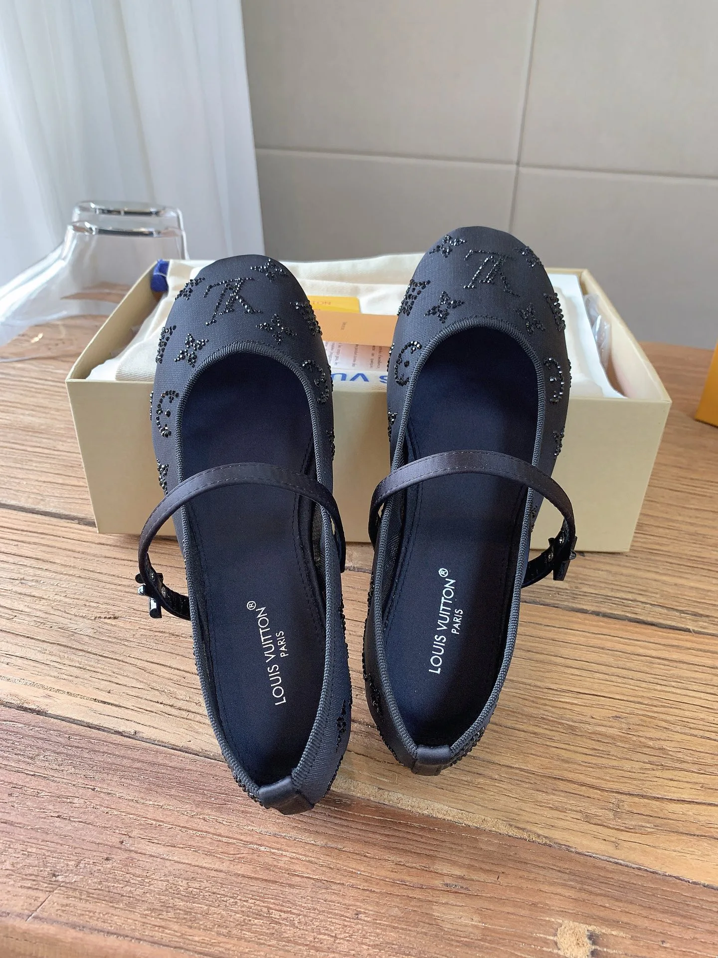 Women's Ballet Flats LOUIS VUITTON 18365400