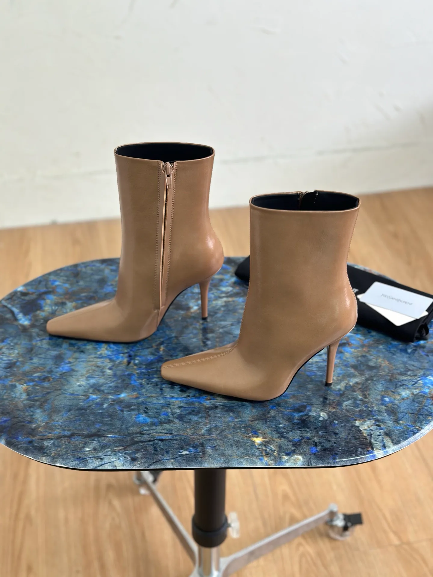 Women's Booties SAINT LAURENT 17918122