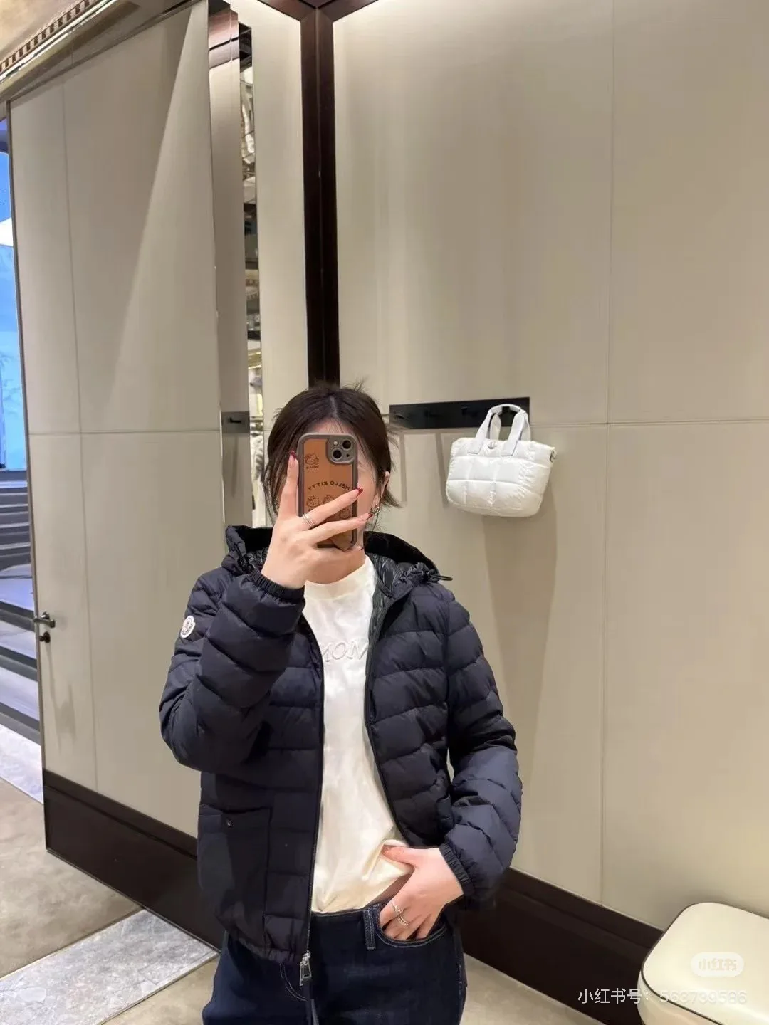 Women's Jackets And Down Jackets MONCLER 18486584