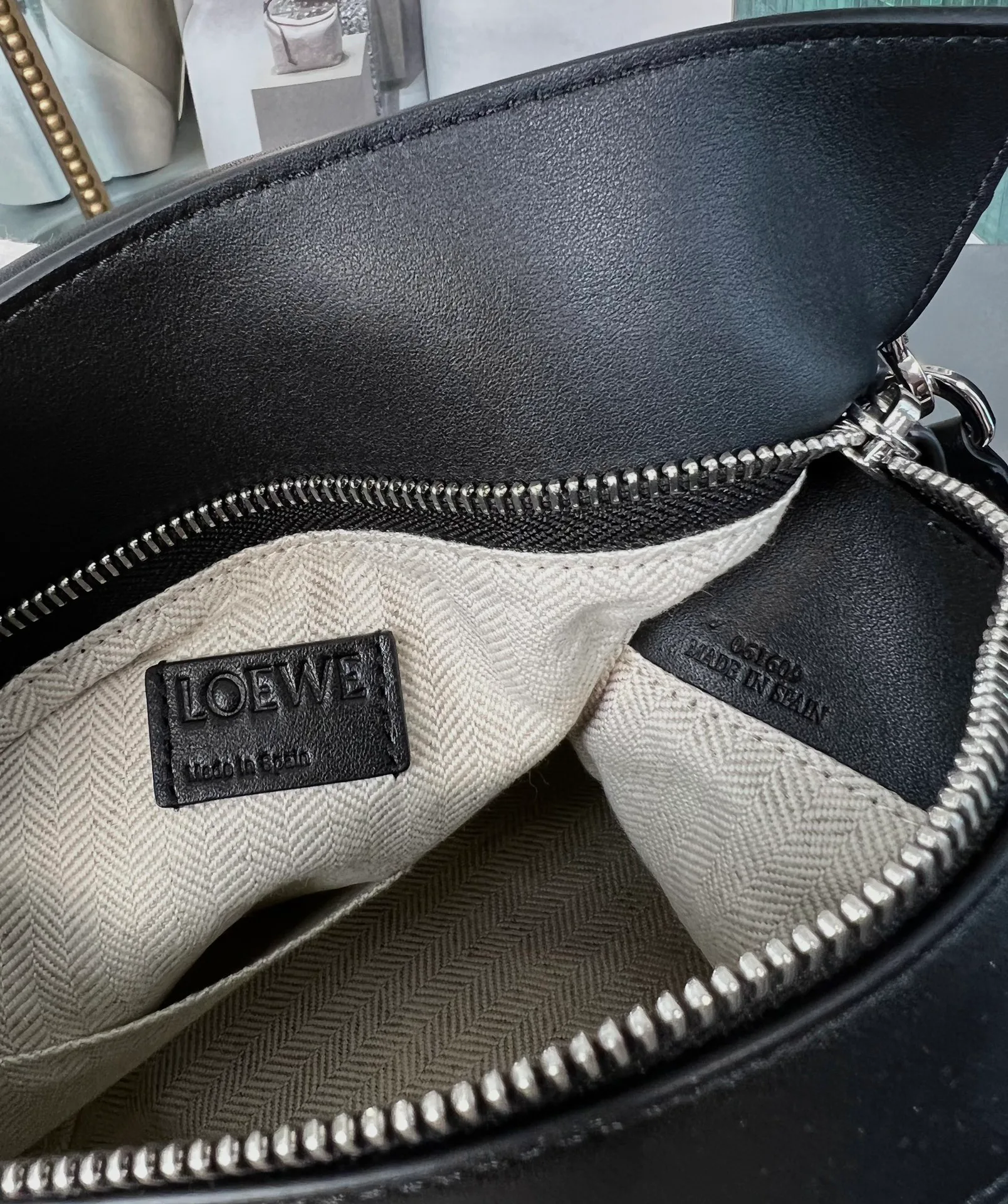 Women's Classic Handbags LOEWE 18019411
