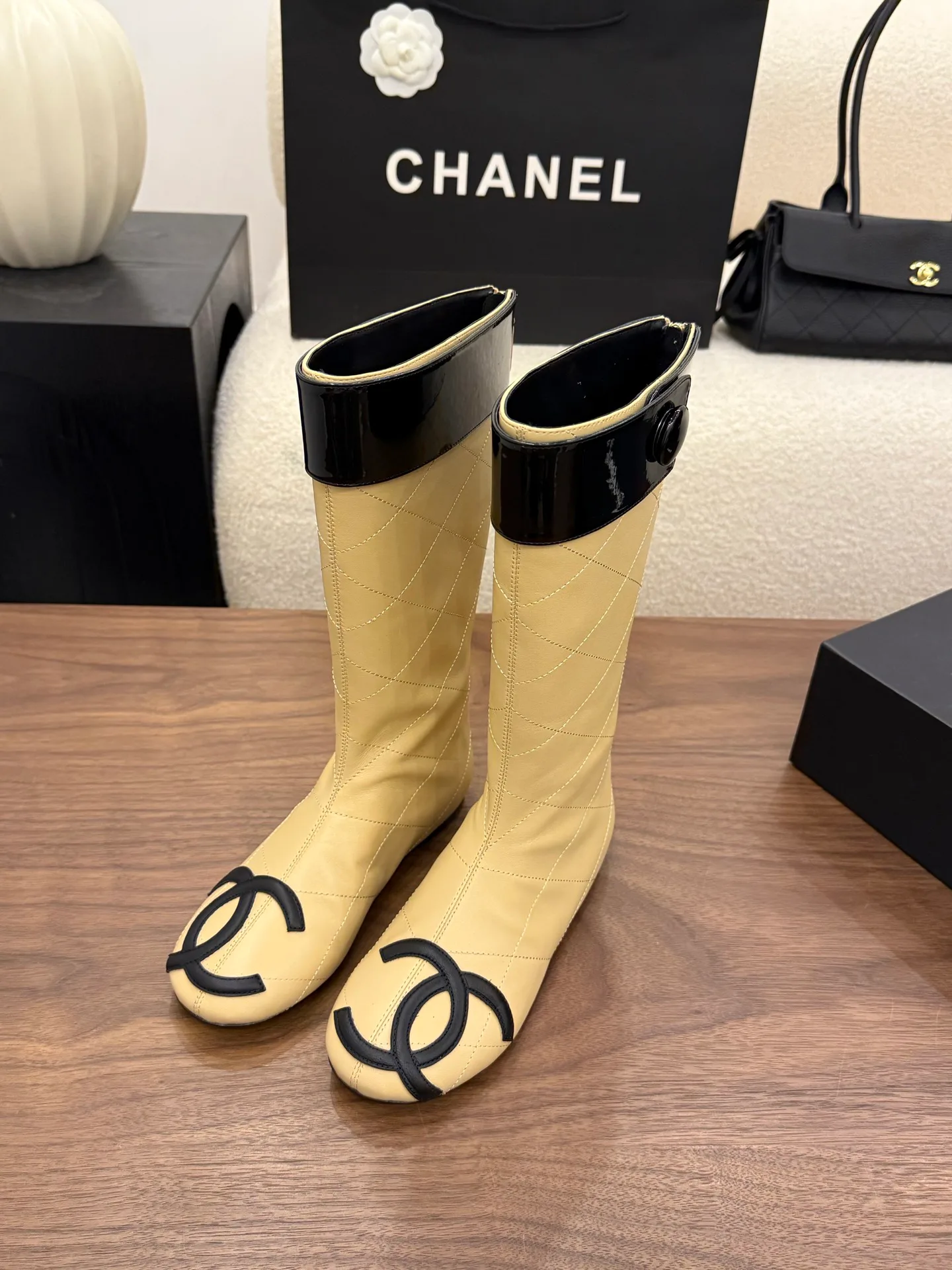 Women's Boots CHANEL 18275745