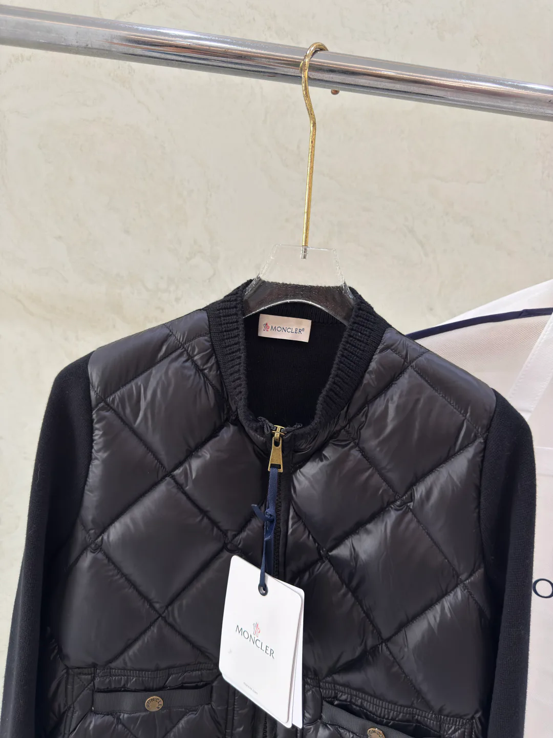 Куртки И Пуховики Мужские Moncler 18683840