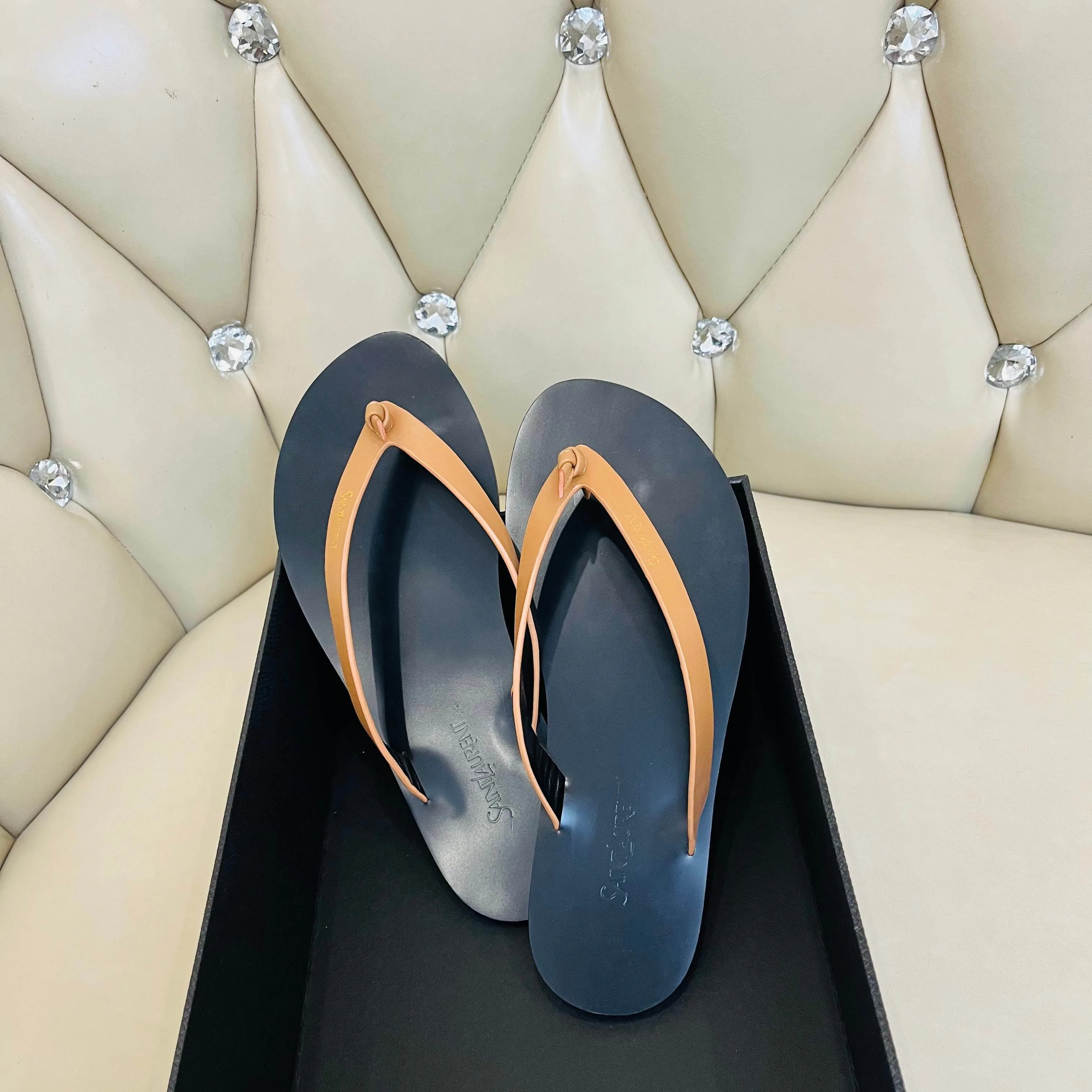 Women's Flip-Flops SAINT LAURENT 18083984