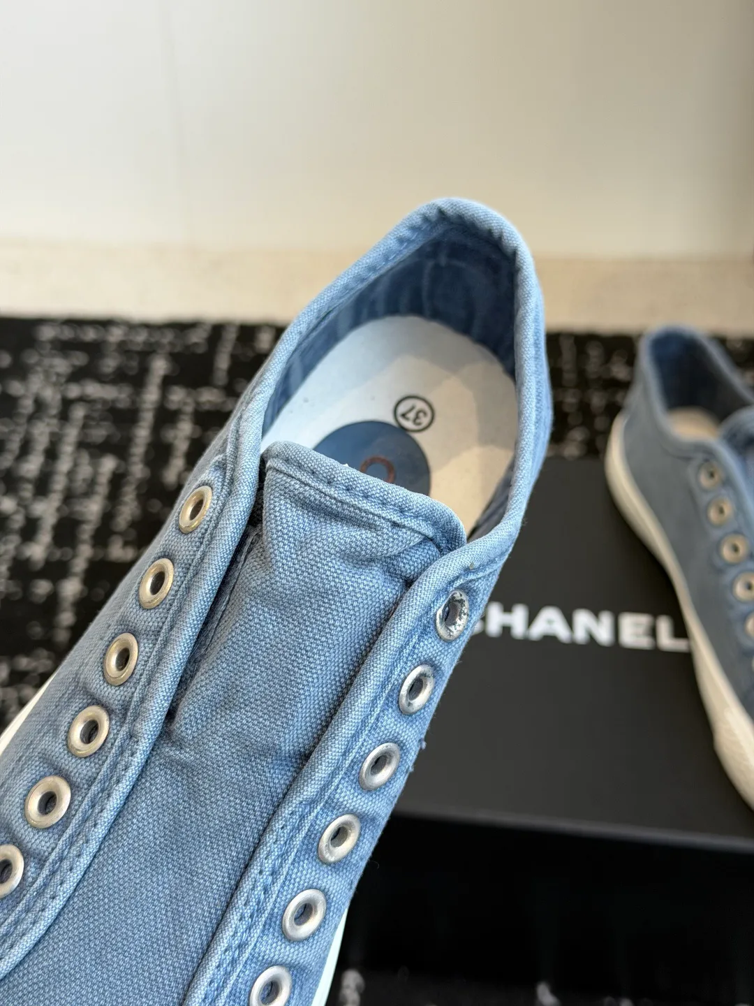 Women's Sneakers CHANEL 17425357