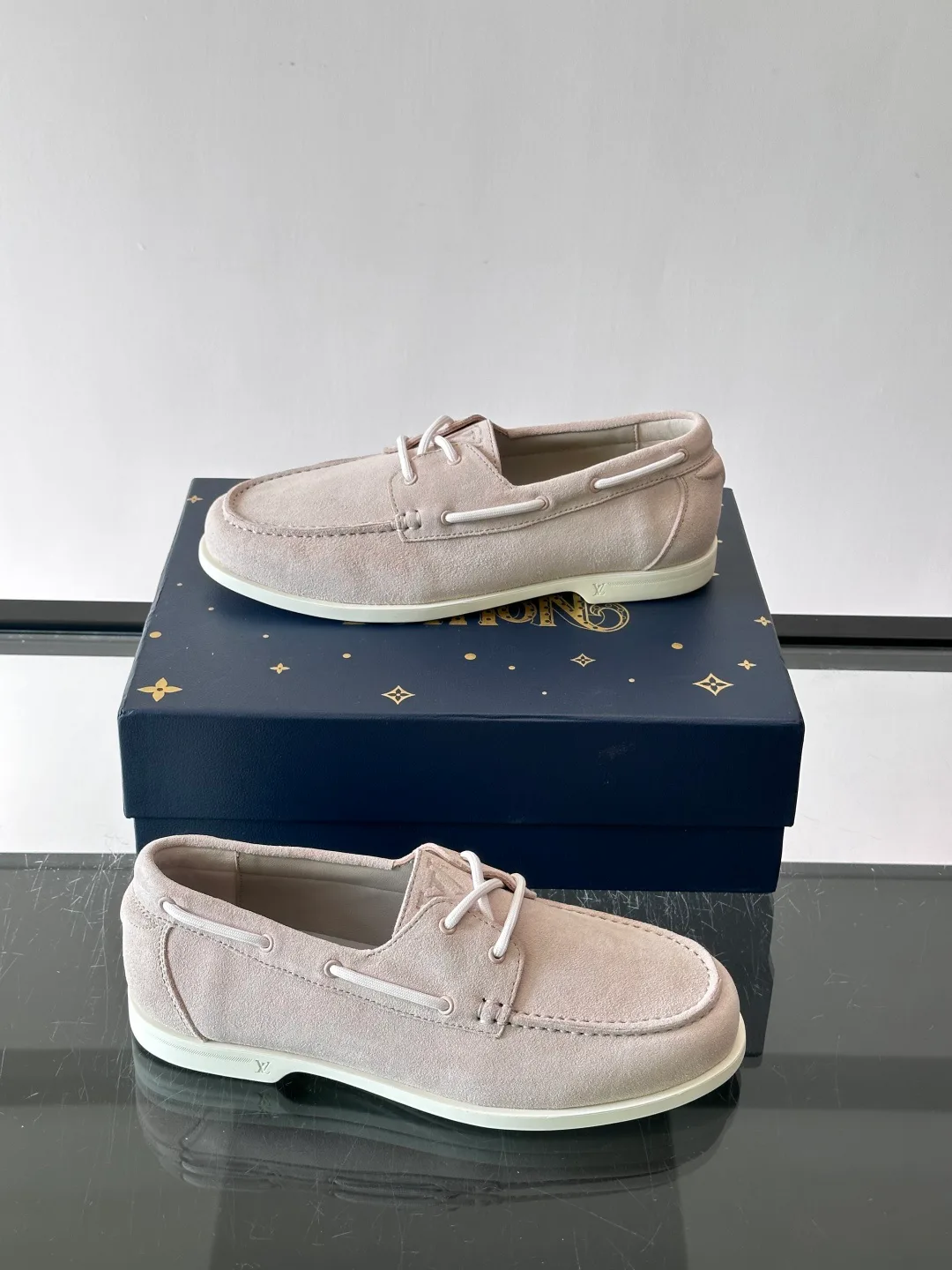 Men's Loafers And Dress Shoes LOUIS VUITTON 17941067