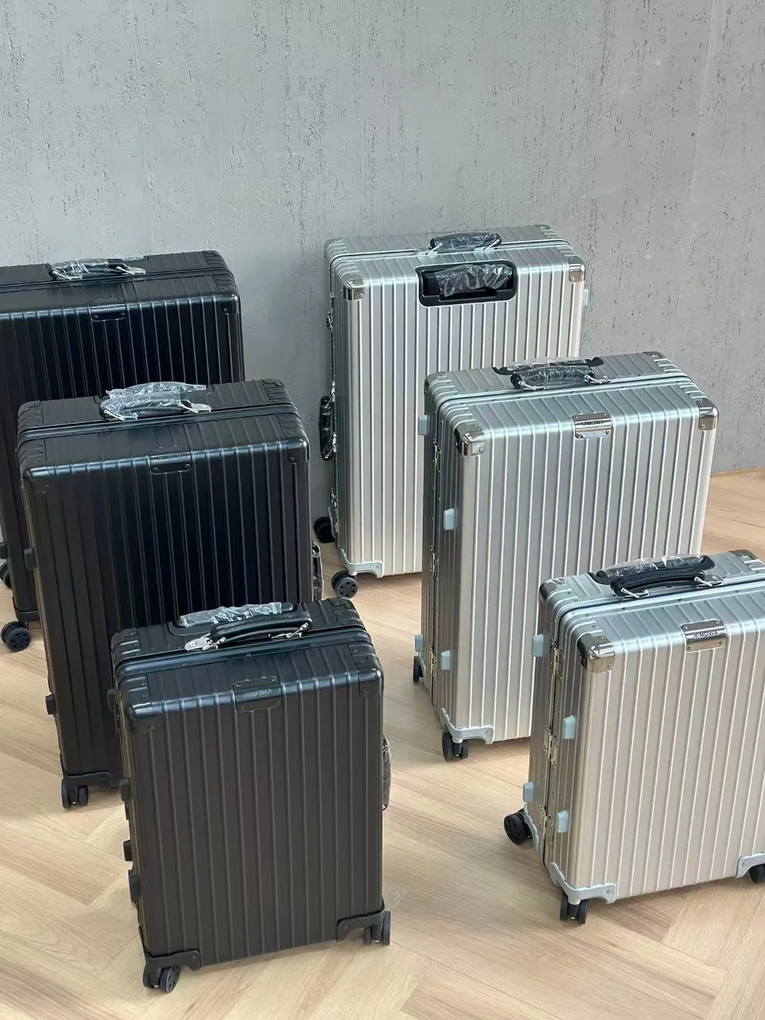Suitcases RIMOWA 17851128