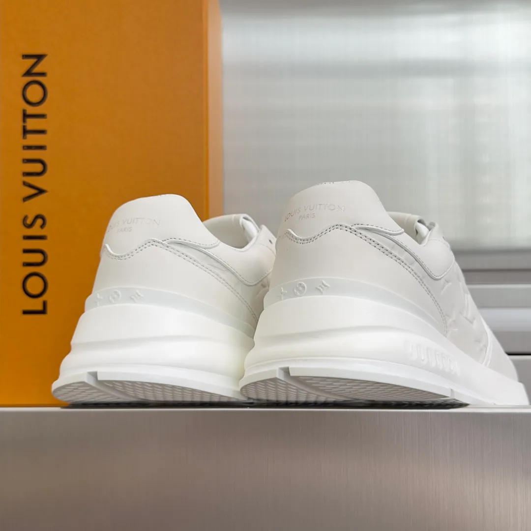 Men's Sneakers LOUIS VUITTON 17950776