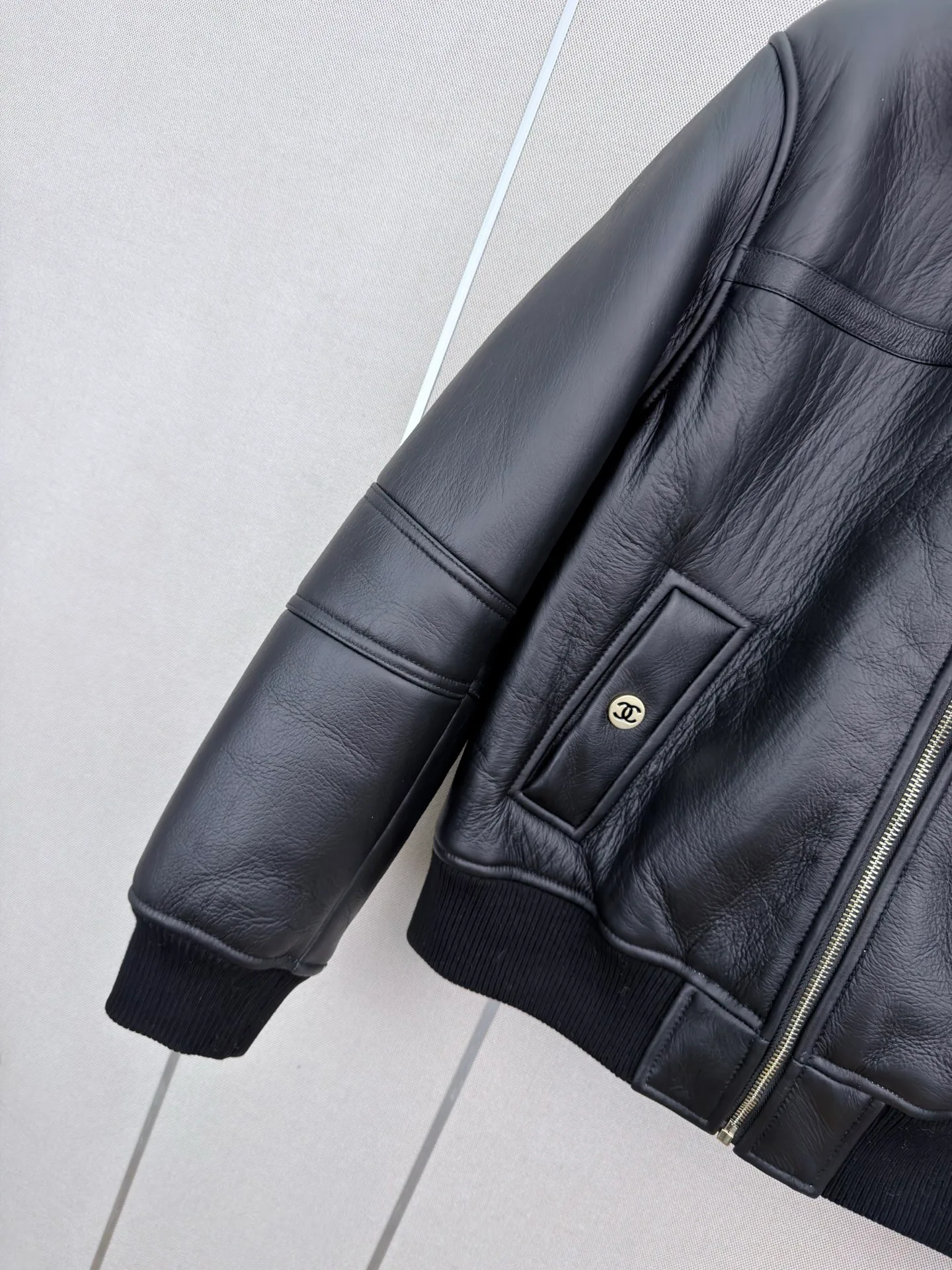 Women's Leather Jackets And Sheepskin Coats CHANEL 18138046