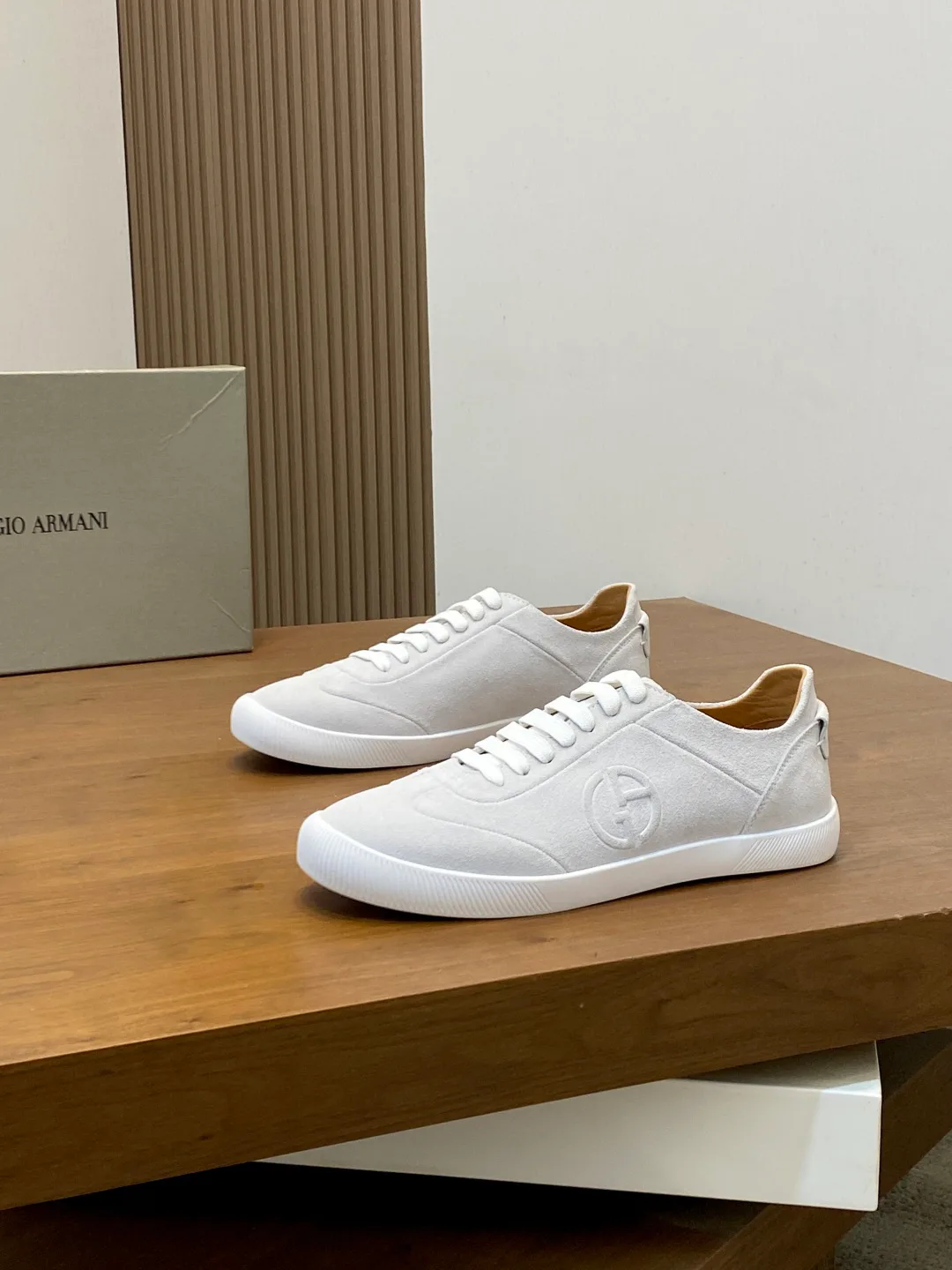 Кроссовки Мужские Armani 18586427