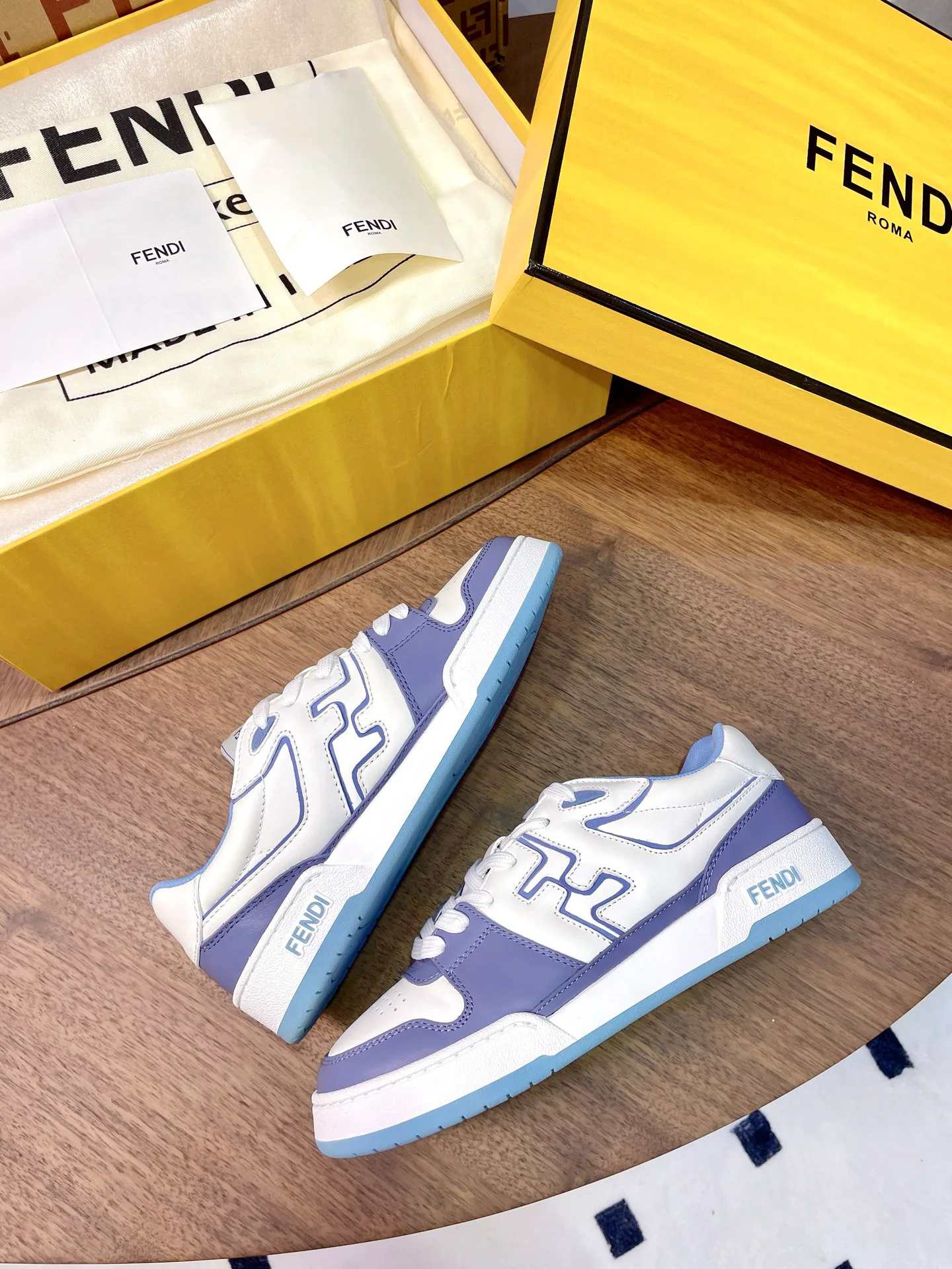 Women's Sneakers FENDI 17957316