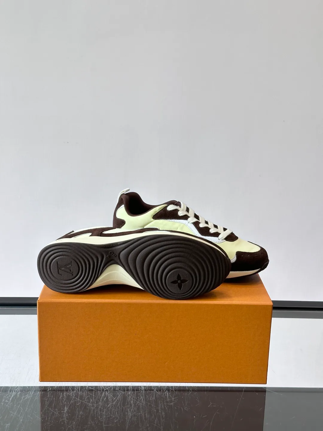 Men's Sneakers LOUIS VUITTON 17869454