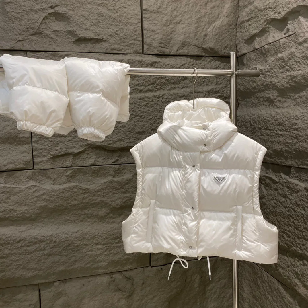 Women's Jackets And Down Jackets PRADA 18111797