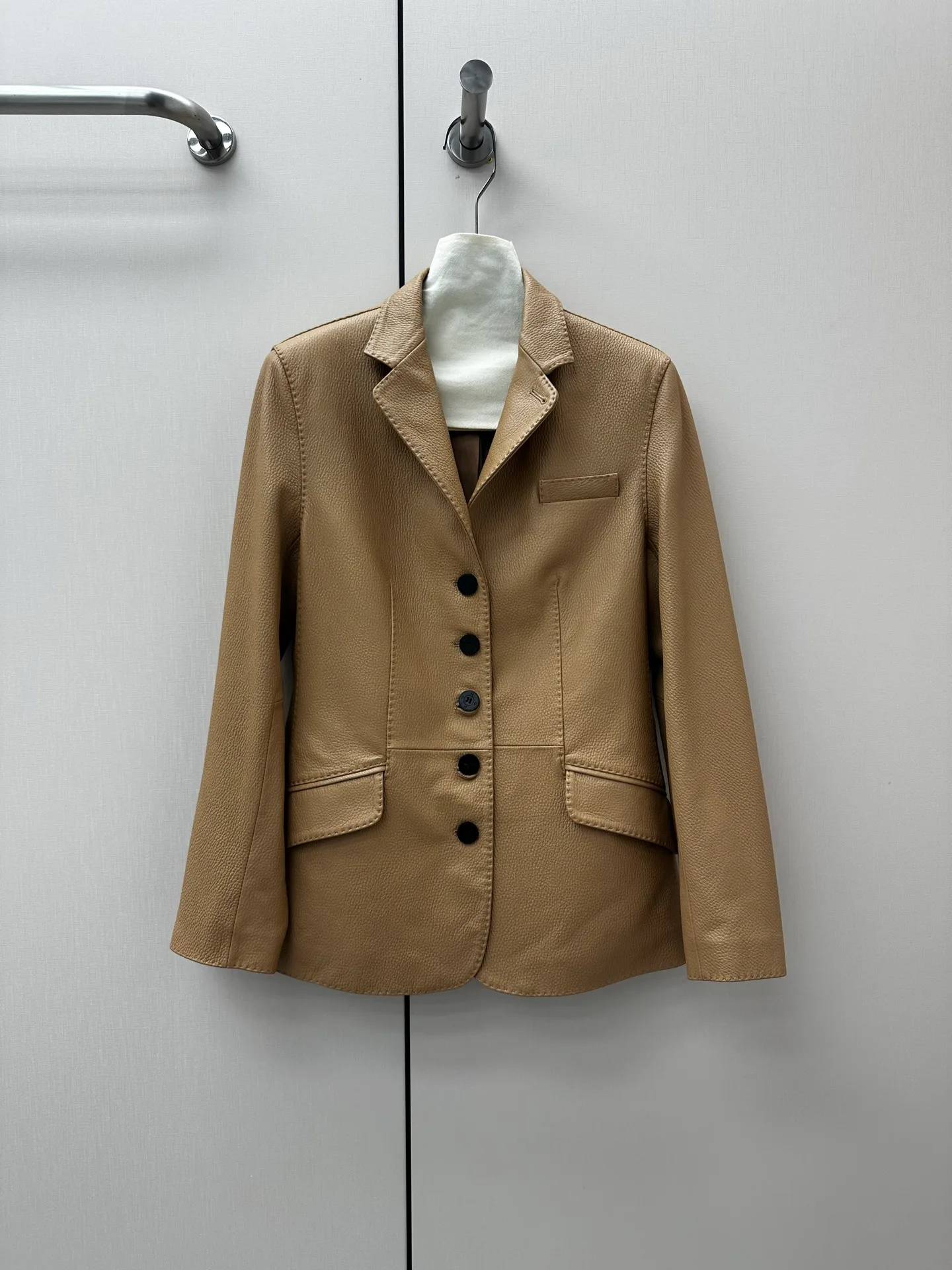 Women's Leather Jackets And Sheepskin Coats HERMES 17341011