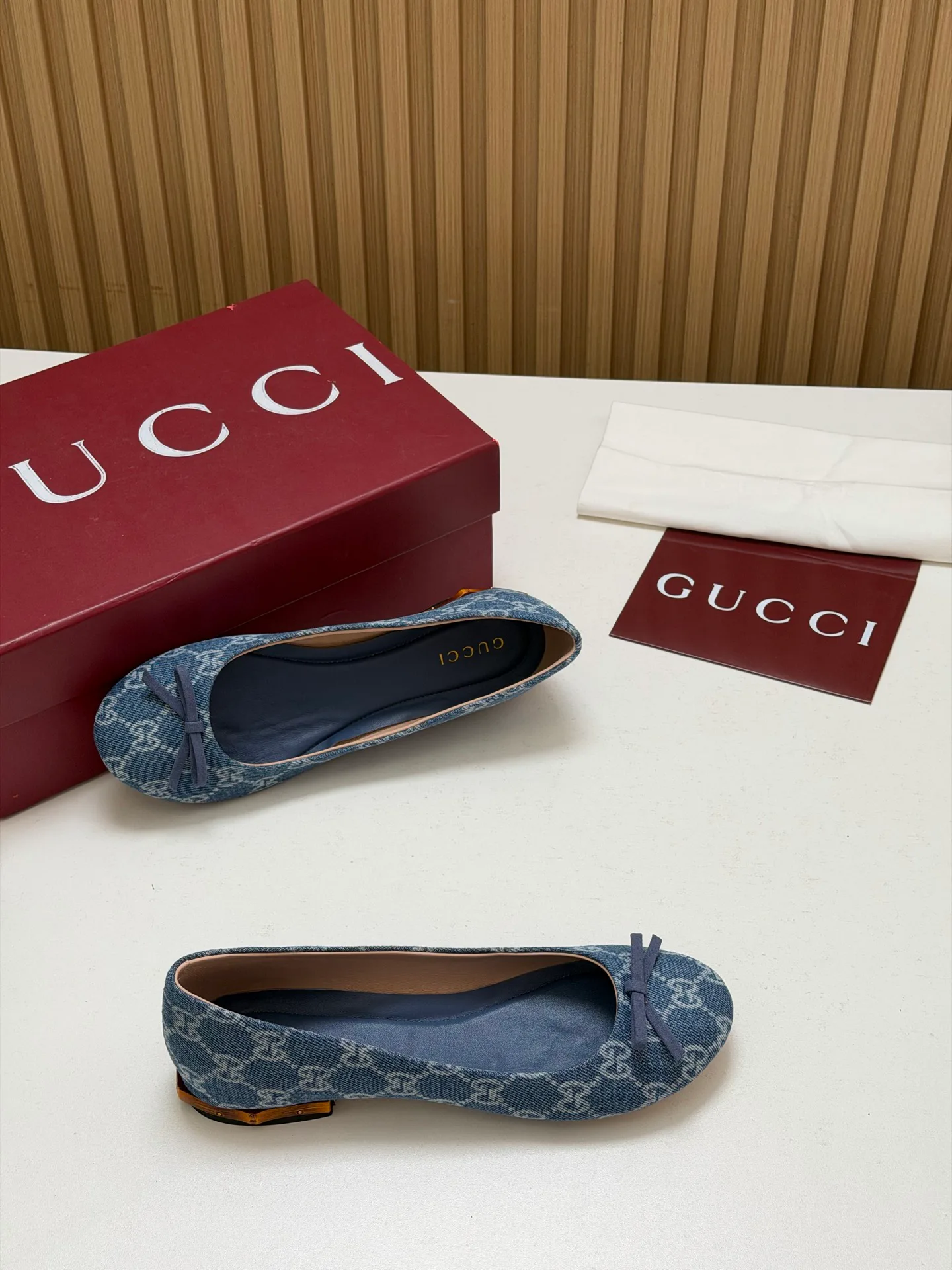 Women's Ballet Flats GUCCI 18396256
