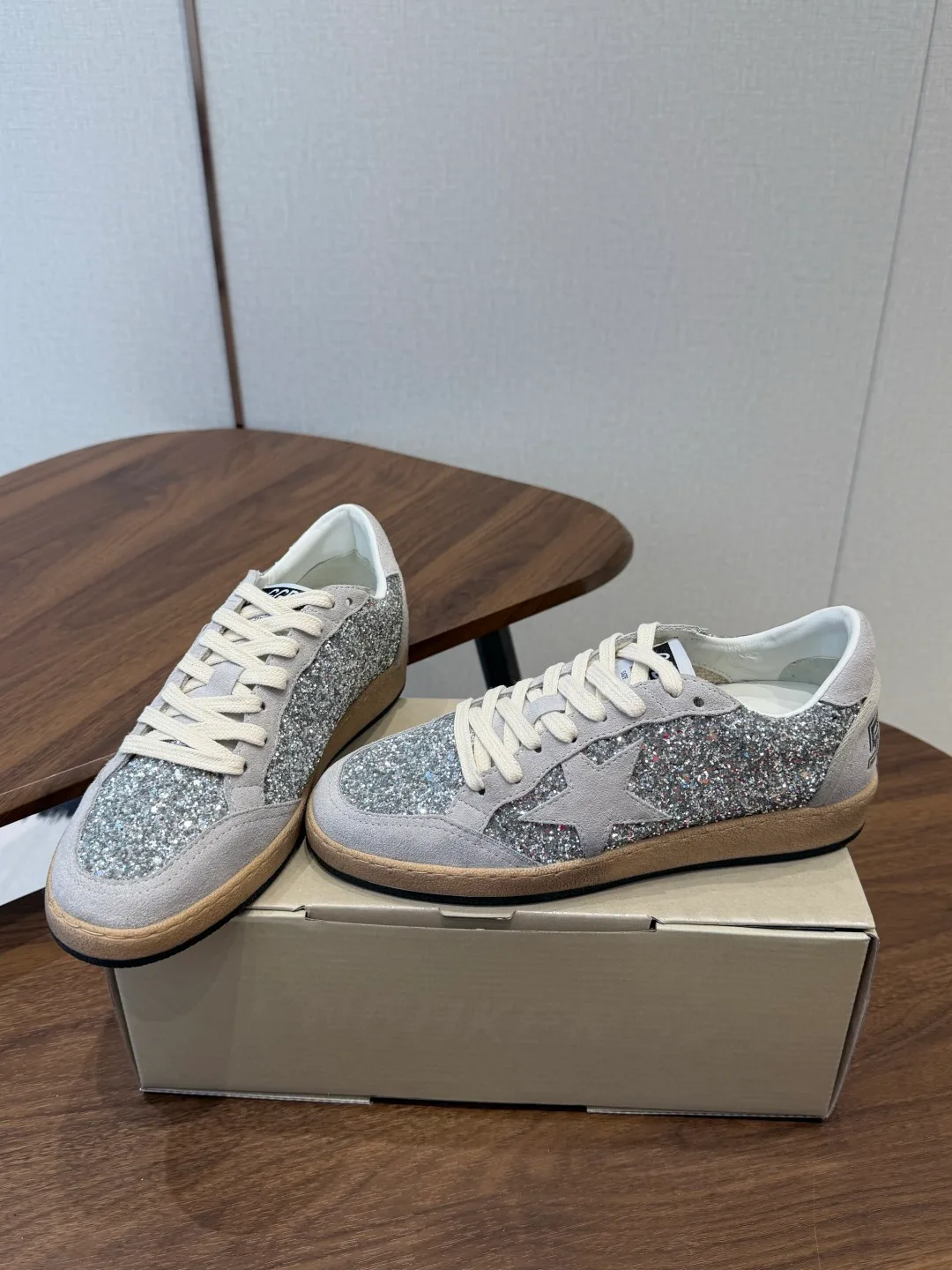 Women's Sneakers GOLDEN GOOSE 18357251