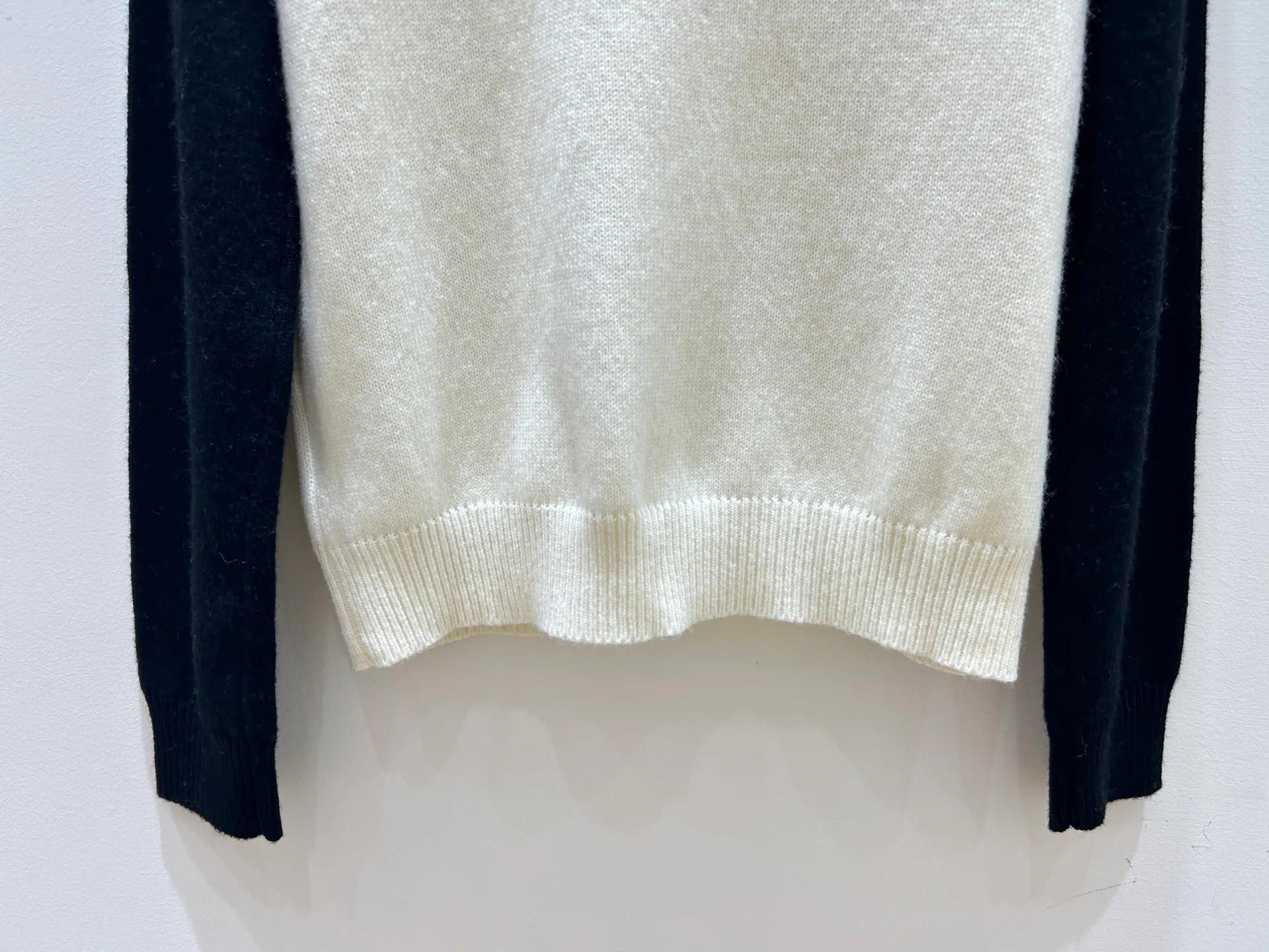 Women's Jumpers And Sweaters CHANEL 18096619