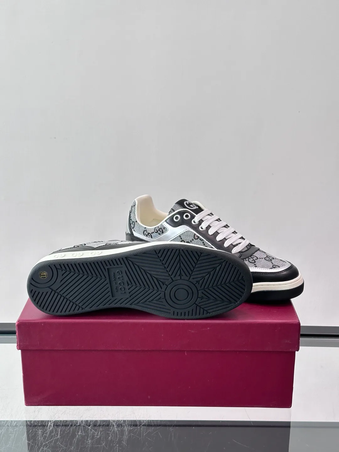 Women's Sneakers GUCCI 18102695