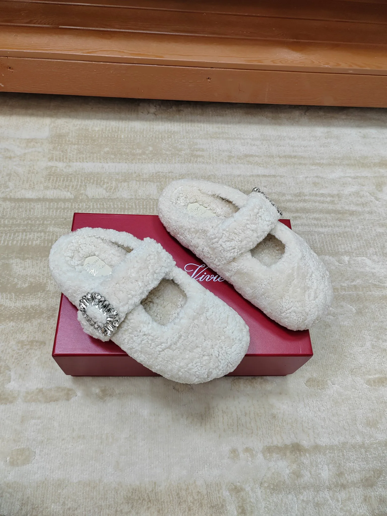 Women's Slippers ROGER VIVIER 17852285