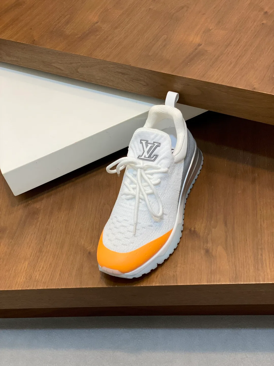 Men's Sneakers LOUIS VUITTON 18078943