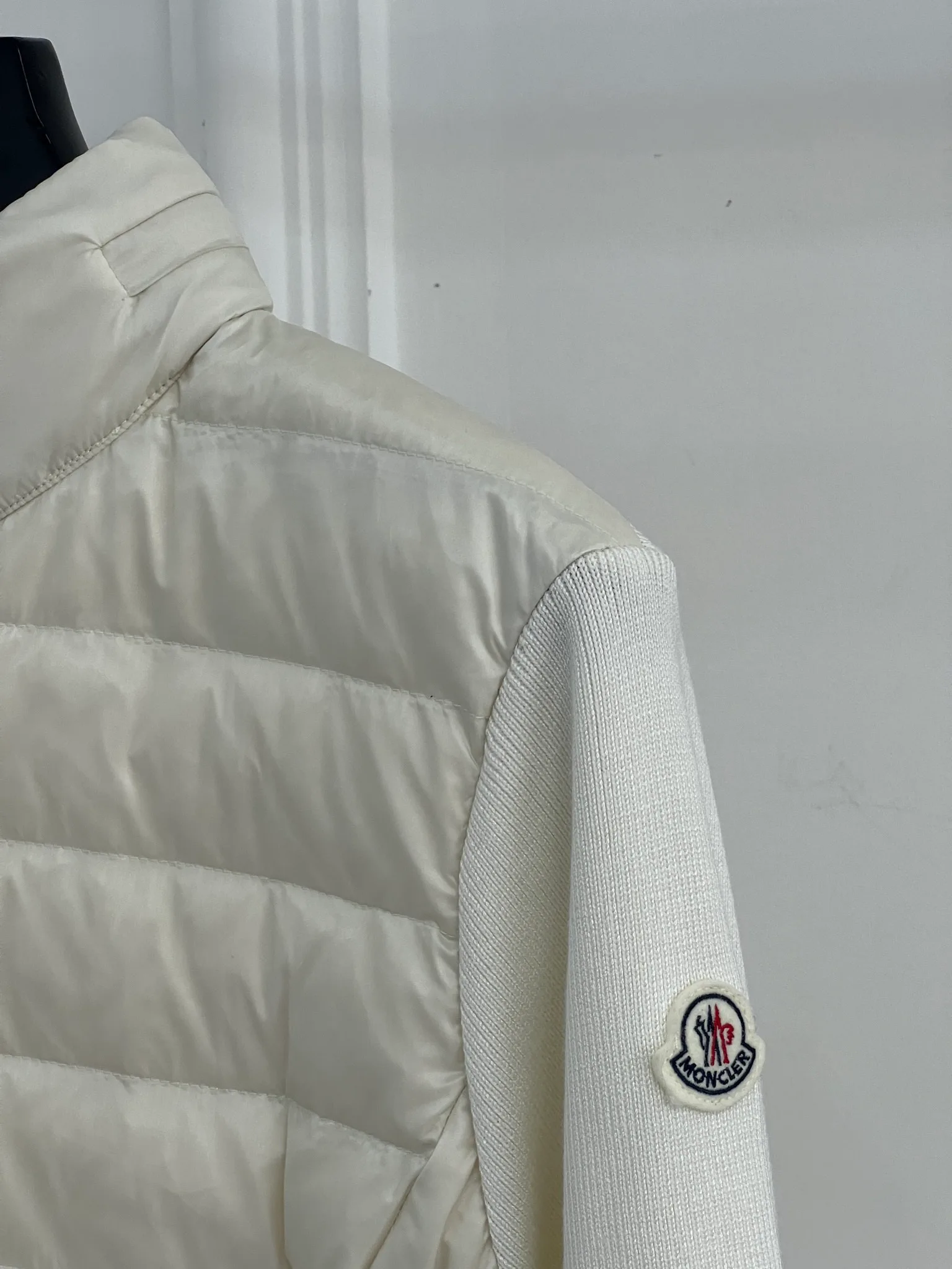 Women's Jackets And Down Jackets MONCLER 18416267