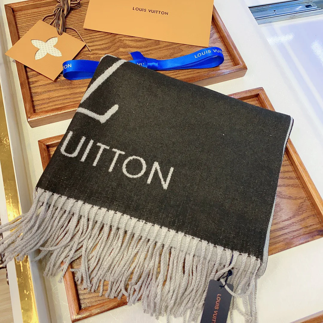 Scarves LOUIS VUITTON 18105680