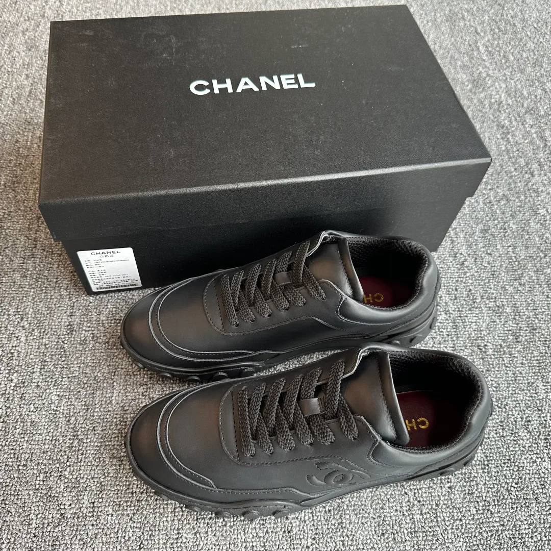 Women's Sneakers CHANEL 18494196