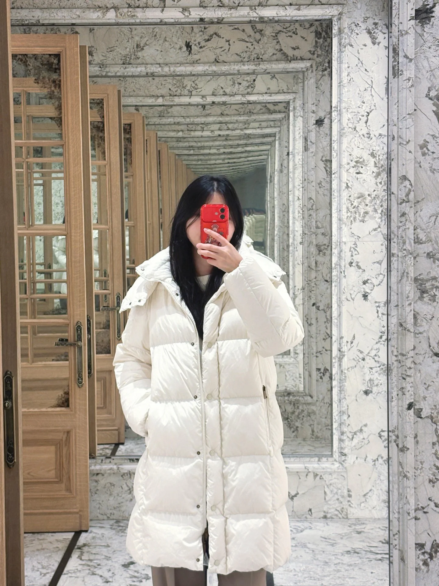 Women's Jackets And Down Jackets MONCLER 18168818
