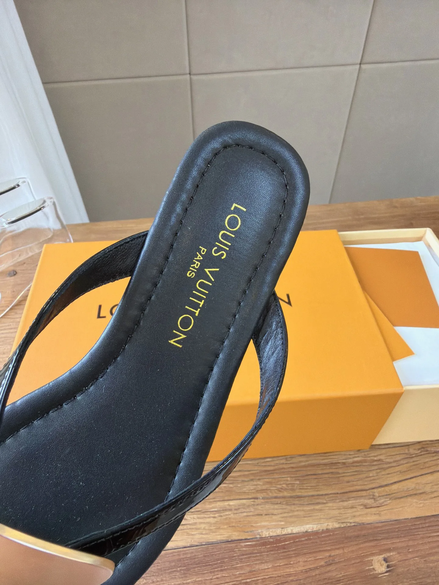 Women's Flip-Flops LOUIS VUITTON 17620620