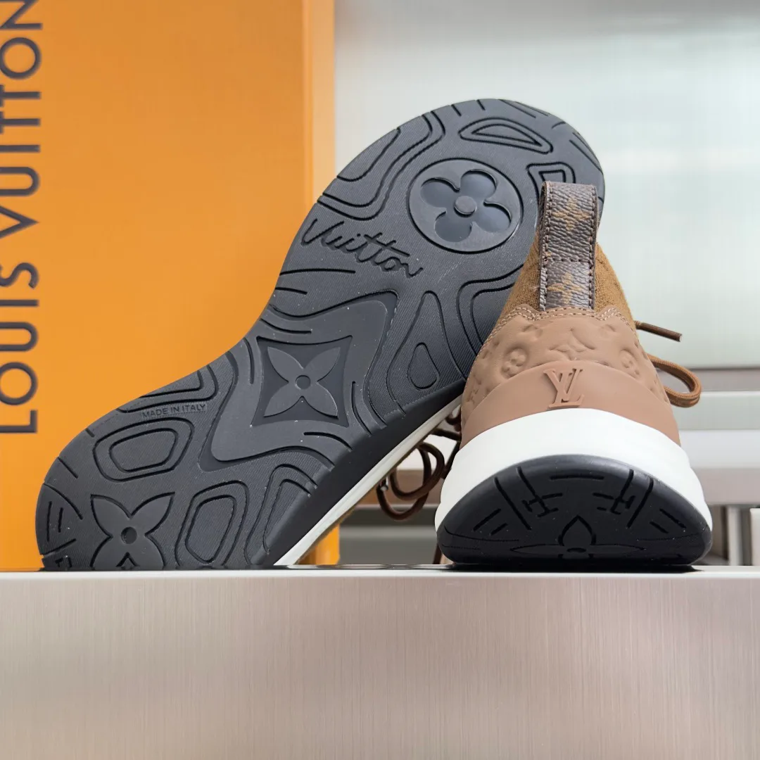 Women's Sneakers LOUIS VUITTON 17950534