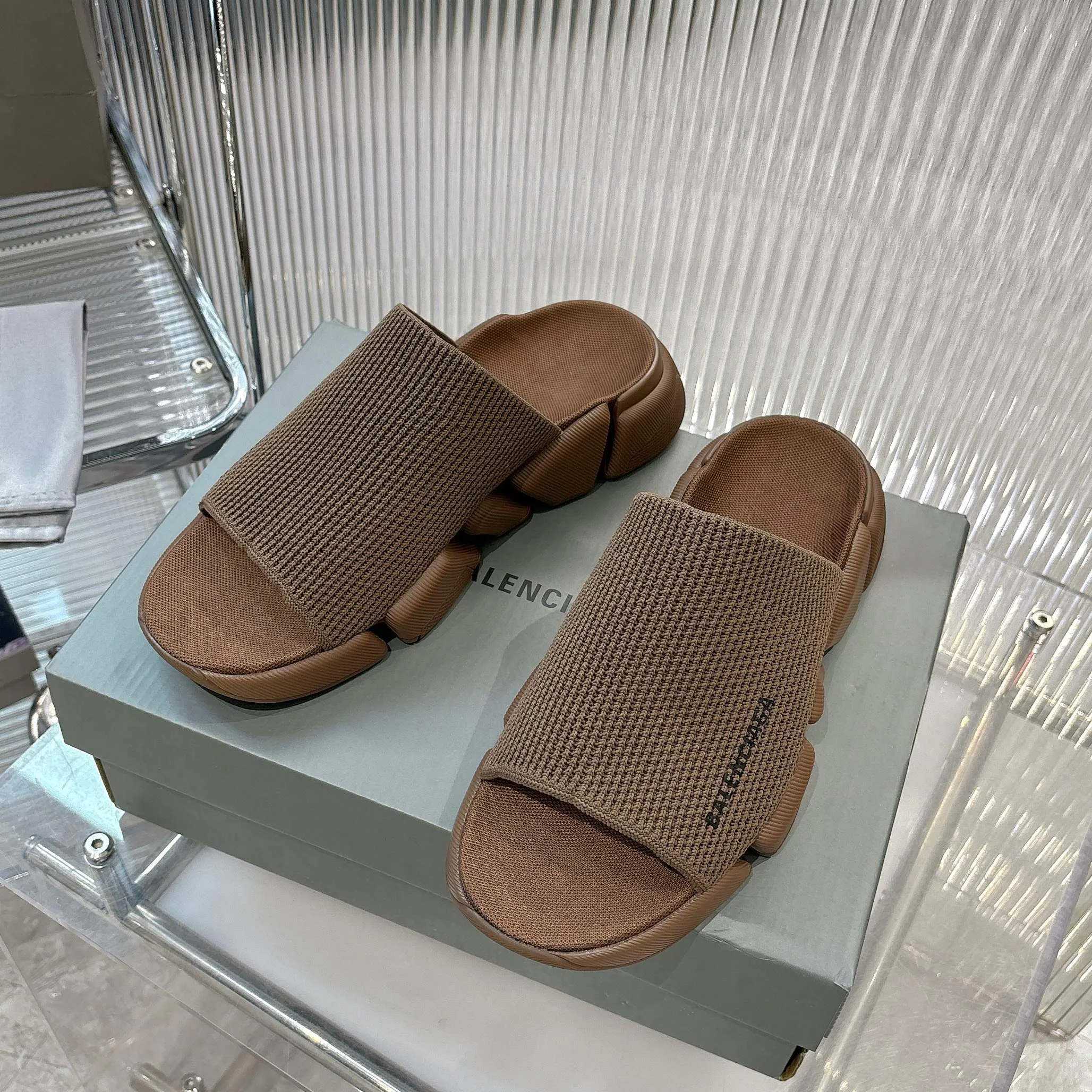 Women's Flip-Flops BALENCIAGA 17182654
